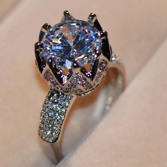 Other Women's Fashion Ring, Size 8 Size ONE SIZE - 1 Thumbnail