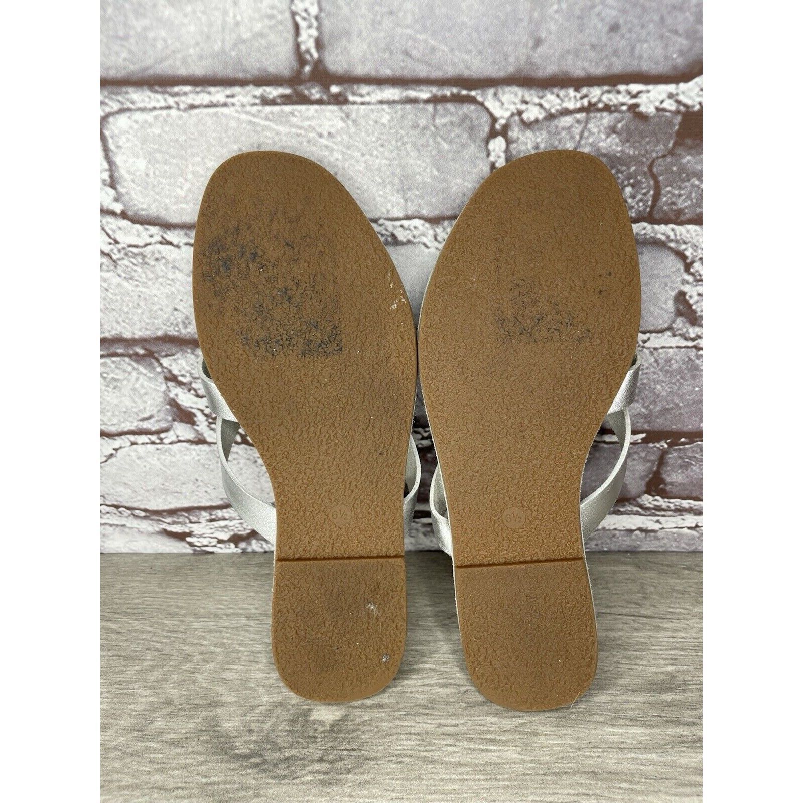 Madewell Madewell Boardwalk Silver Metallic Leather Thong Sandals Wom Size US 6.5 / IT 36.5 - 14 Thumbnail