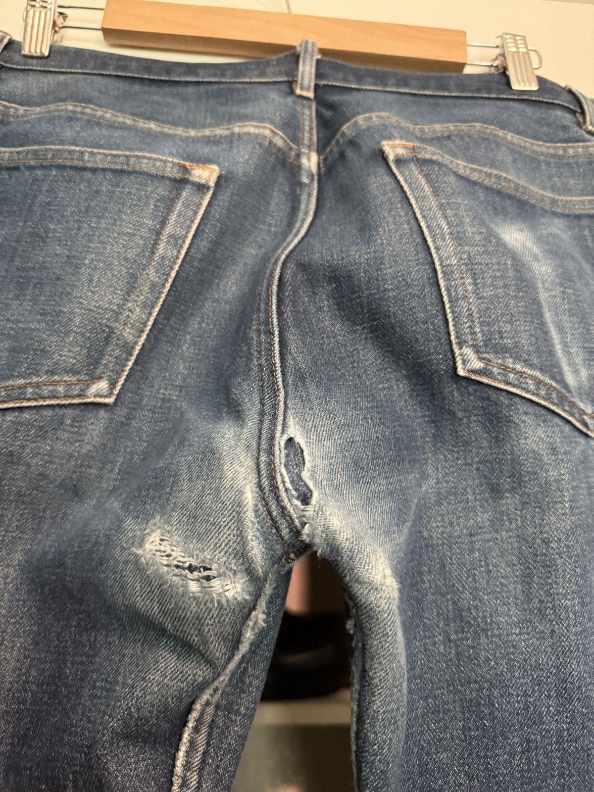 A.P.C. A.P.C Denim Jeans with single knee blowout Size US 35 - 5 Thumbnail