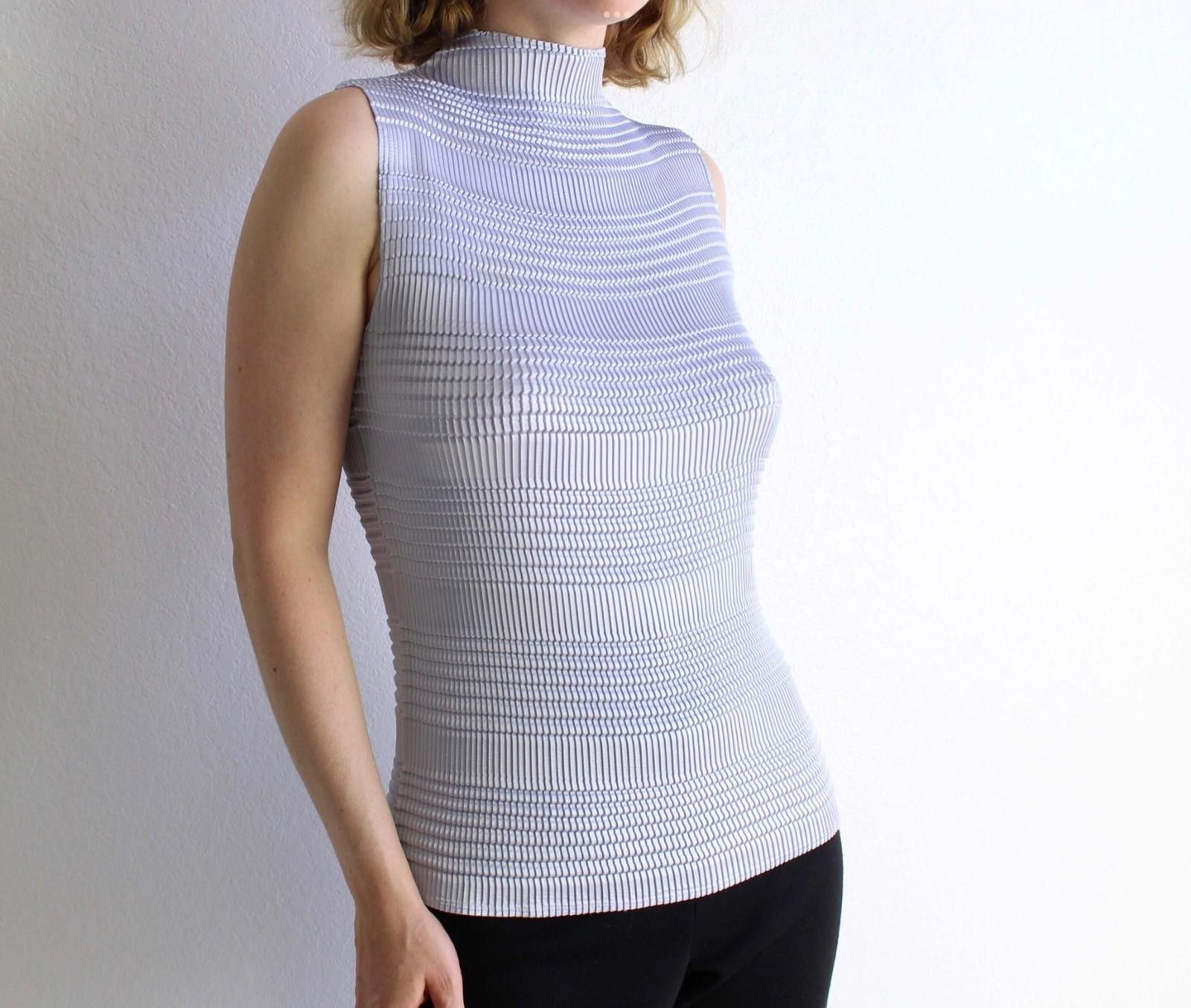 Nicole Club NICOLA Stretchy Sleeveless Mockneck Top (LARGE) Size L / US 10 / IT 46 - 1 Thumbnail
