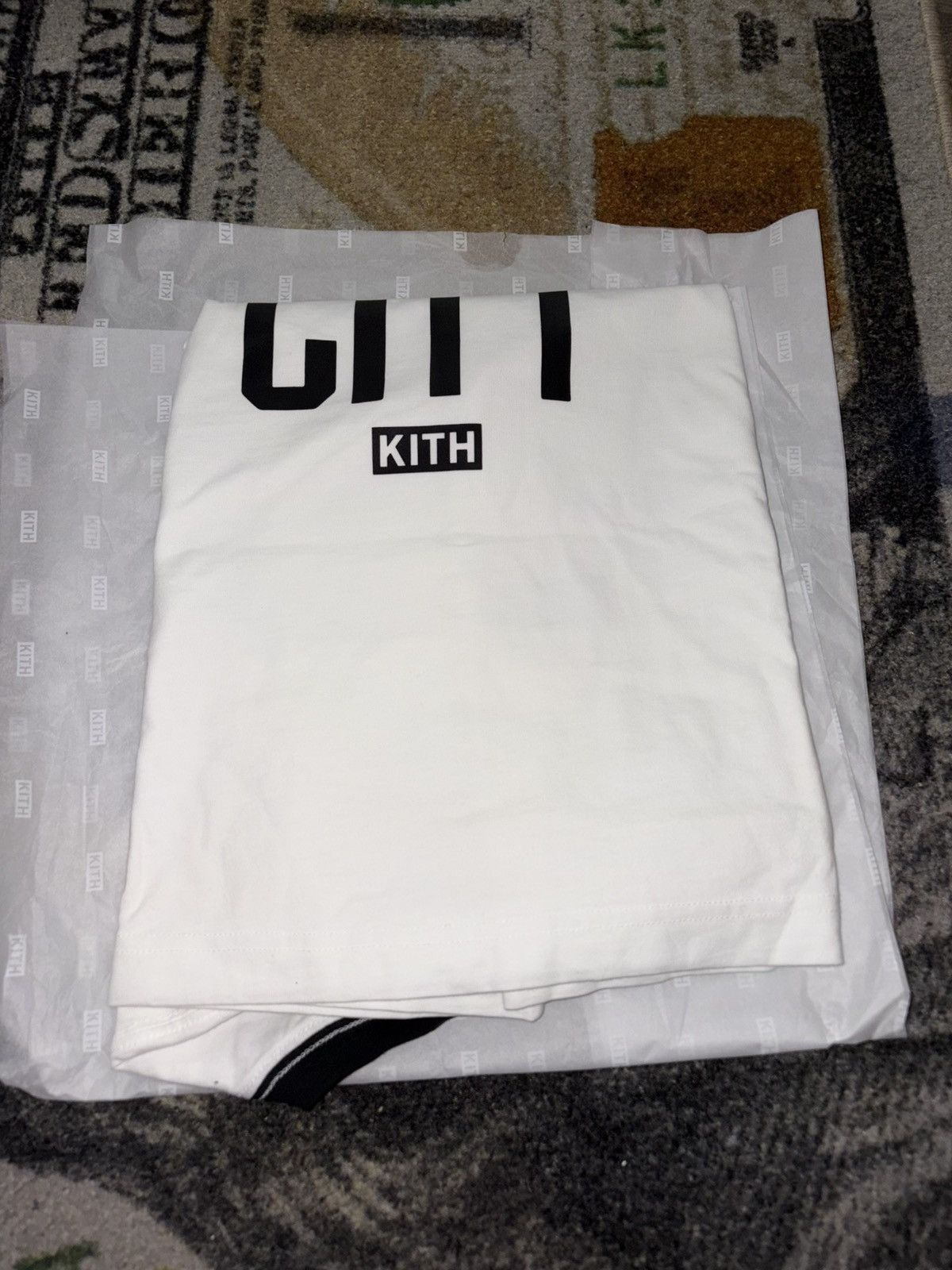 Kith KITH NEW YORK CITY ALEX BOXY TEE WHITE (INSTORE EXCLUSIVE) Size US L / EU 52-54 / 3 - 2 Thumbnail
