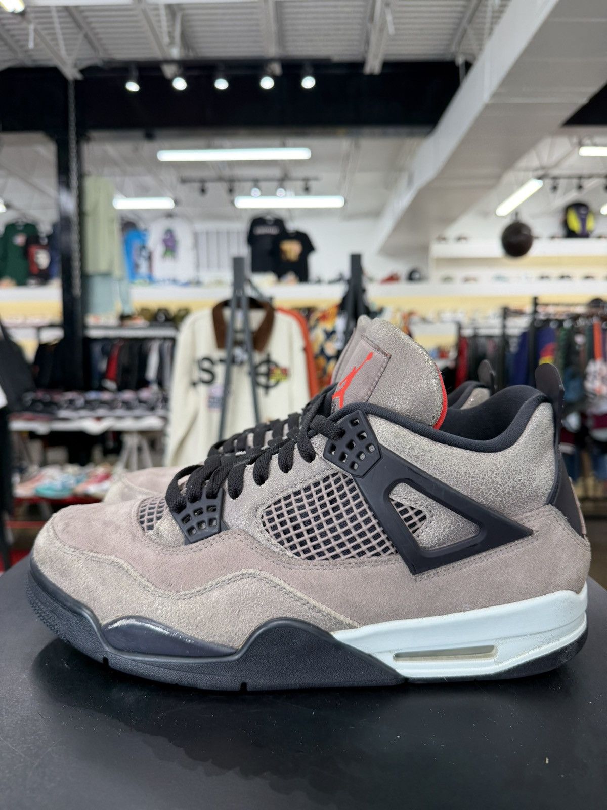Jordan Brand Air Jordan 4 Taupe Haze Size 11 (2021) Size US 11 / EU 44 - 7 Thumbnail