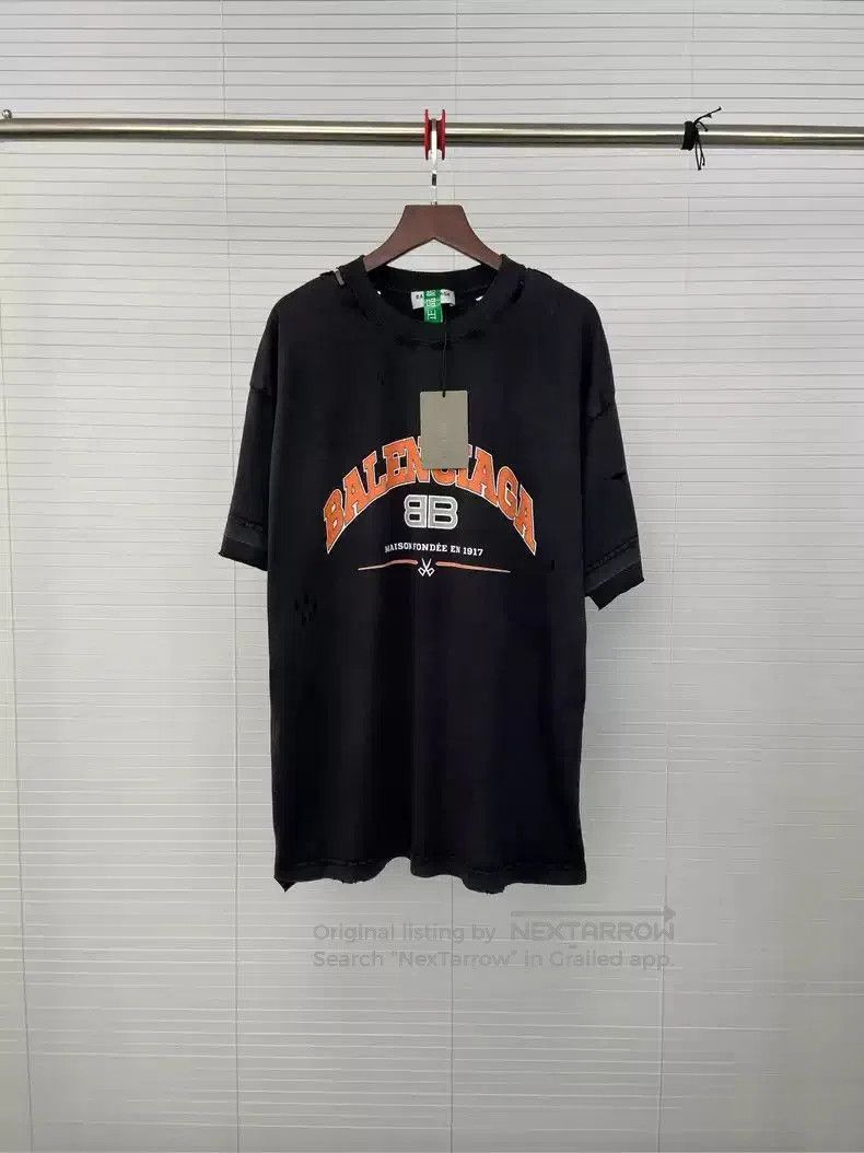 Balenciaga Balenciaga SS22 Maison Series BB Letter Logo Printed Cracks Size US M / EU 48-50 / 2 - 1 Thumbnail