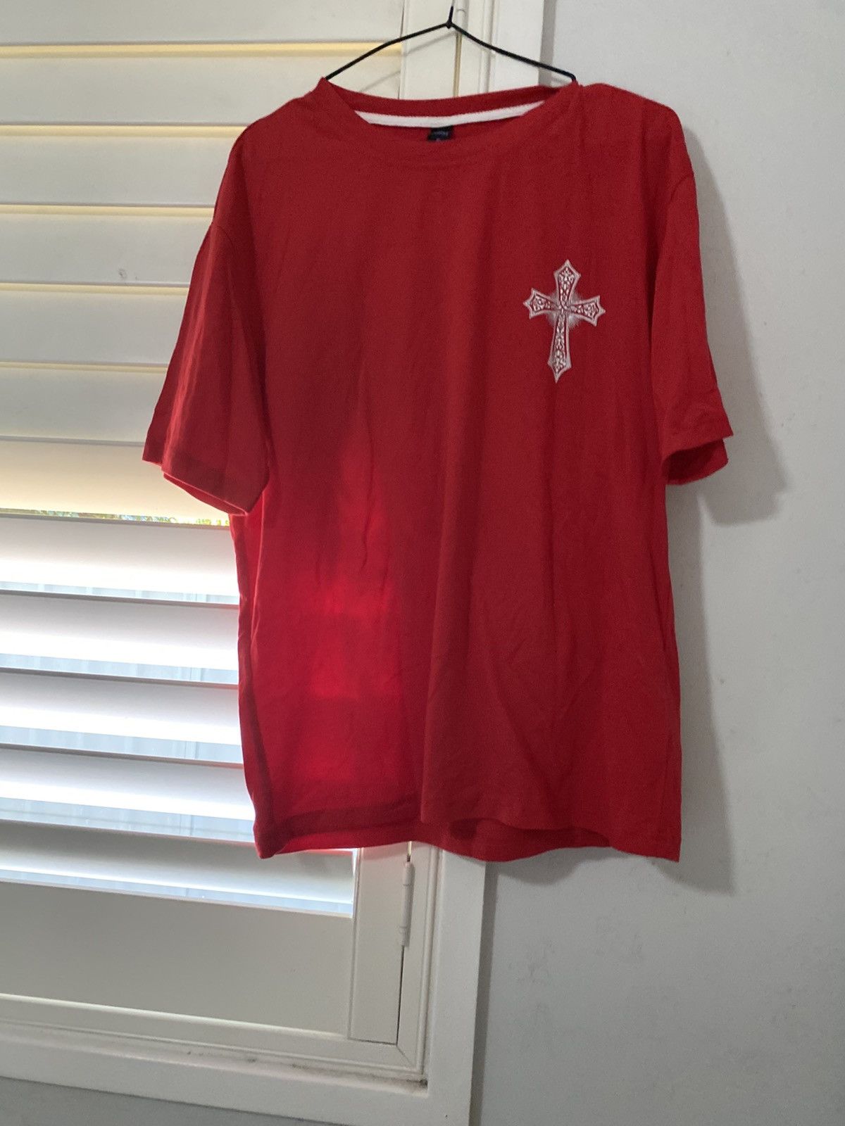 Shein Red Grunge/Emo Baggy Cross Tee Size M / US 6-8 / IT 42-44 - 3 Thumbnail