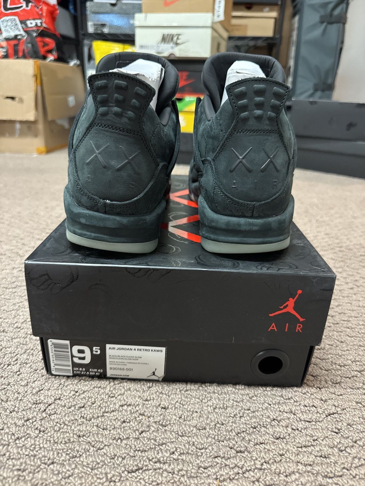 Jordan Brand × Kaws Kaws Jordan 4 Size US 9.5 / EU 42-43 - 4 Thumbnail