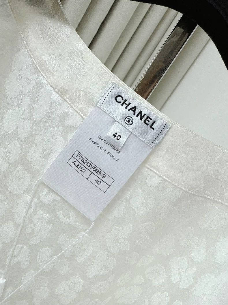Chanel Chanel 23A white dark pattern lapel cloak silk cardigan co Size S / US 4 / IT 40 - 6 Thumbnail