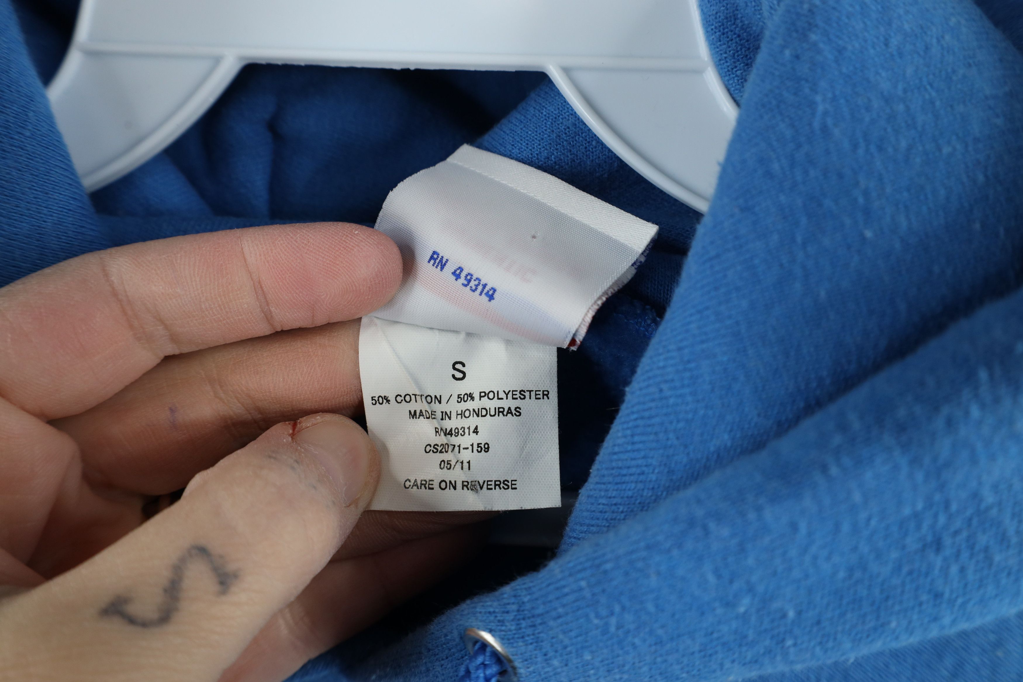 Champion × Vintage Vintage 90s Champion Spell Friends Giving Hoodie Sweatshirt Size US S / EU 44-46 / 1 - 11 Thumbnail