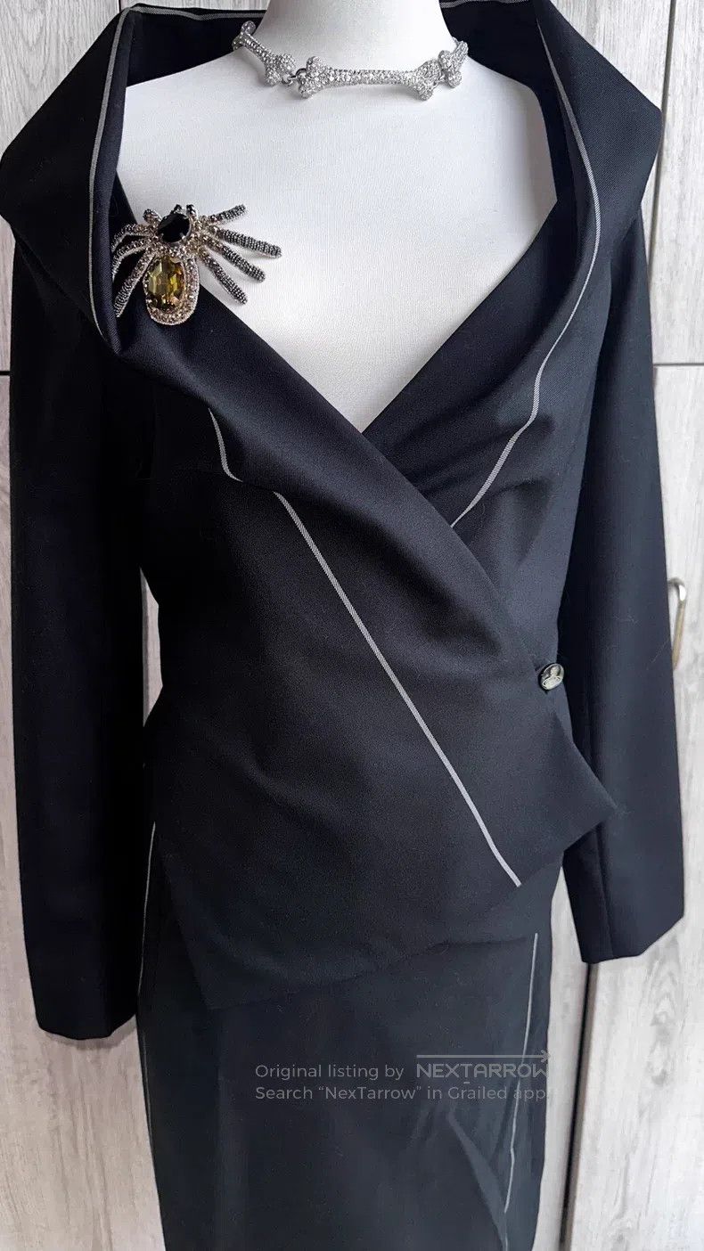 Vivienne Westwood Vivienne Westwood Black large V-neck suit, 100% wool Size M / US 6-8 / IT 42-44 - 6 Thumbnail