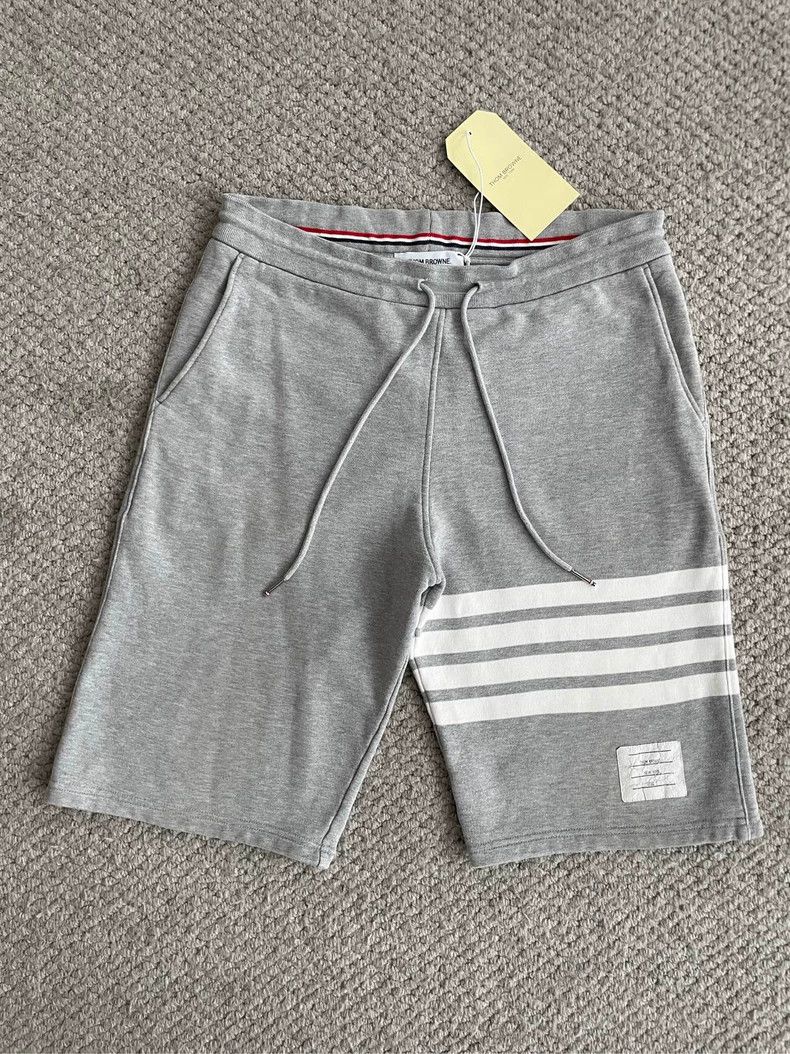 Thom Browne Thom Browne size2 Classic grey shorts Size US 26 / EU 42 - 1 Thumbnail
