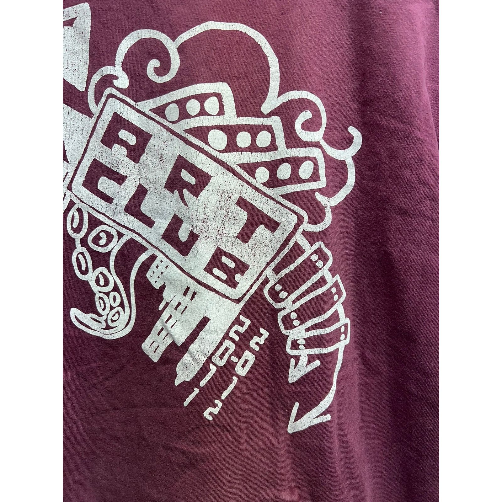 Gildan Art Club Shirt 2011 2012 Artwork School Red Tee Shirt Medium Size US M / EU 48-50 / 2 - 4 Thumbnail