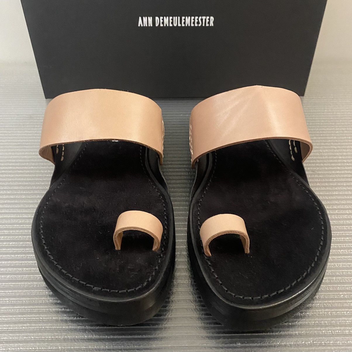 Ann Demeulemeester Ann Demeulemeester 🇮🇹 soft Rosa runway big toe Sandals 8 NIB Size US 8 / EU 41 - 4 Thumbnail