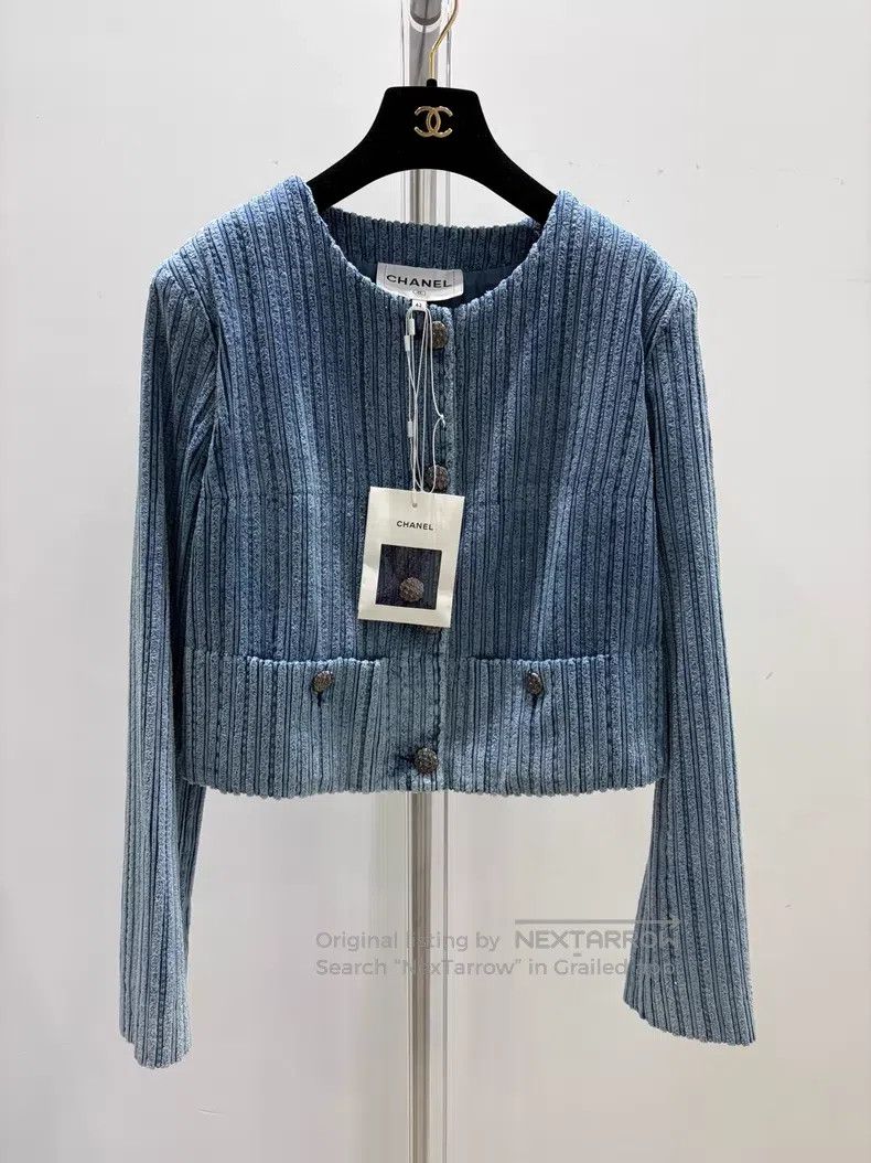 Chanel Chanel Blue corduroy short jacket Size M / US 6-8 / IT 42-44 - 1 Thumbnail