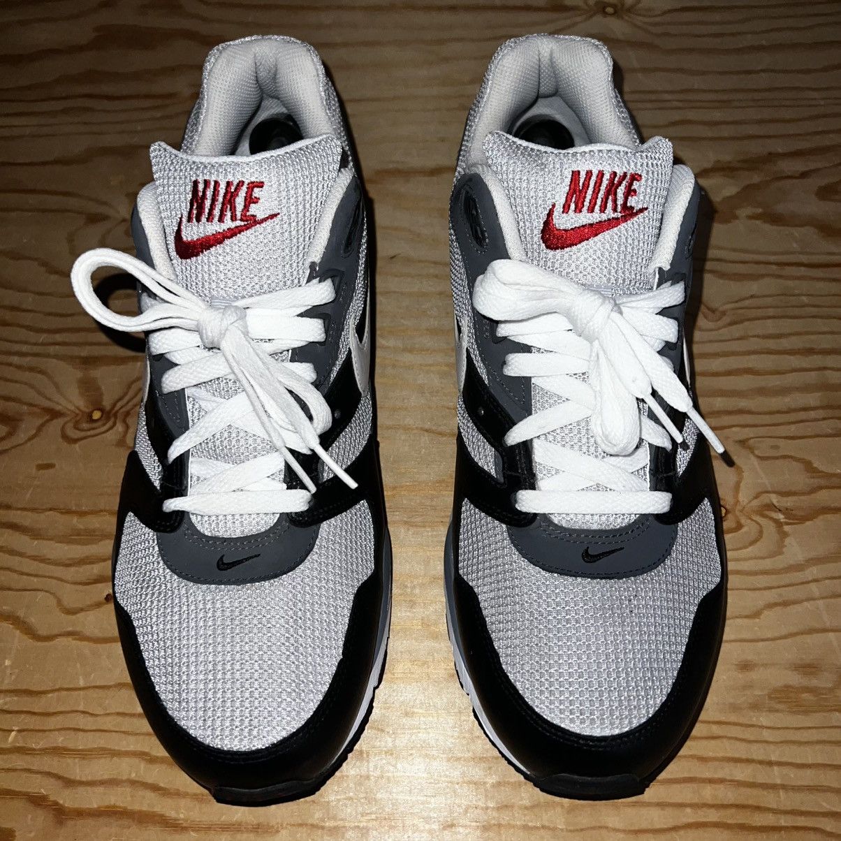 Nike MEN’S NIKE TWILIGHT RUNNER EU 2009 SHOES Size US 13 / EU 46 - 3 Thumbnail