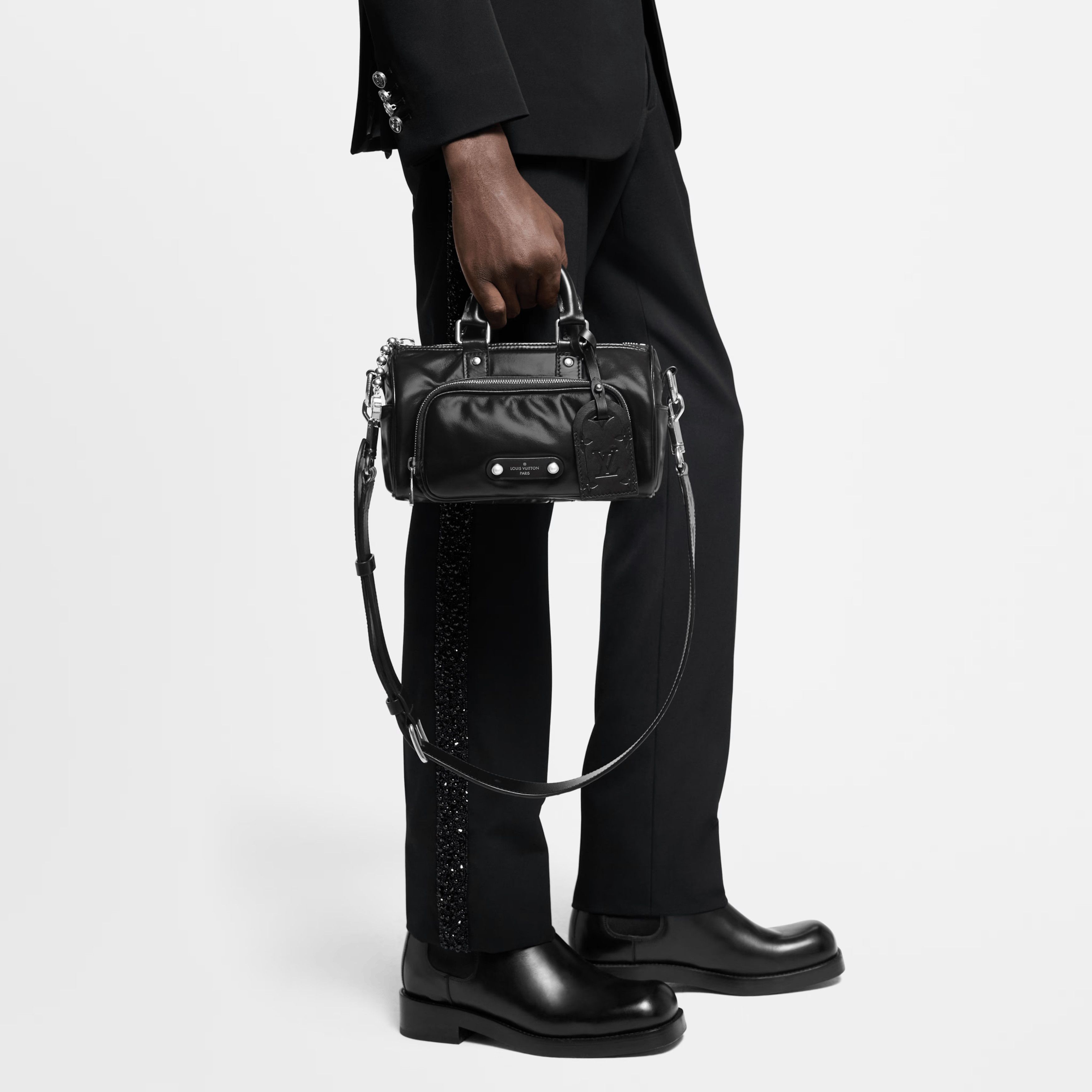 【爽やかに決まる】LOUIS VUITTON★Keepall25 ショルダーバッグ LOUIS VUITTON Monogram LV Portrait Keepall Bandouliere 25