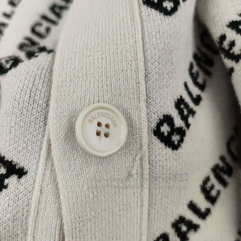 Balenciaga Balenciaga Wool Logo Cardigan White Size US M / EU 48-50 / 2 - 4 Thumbnail