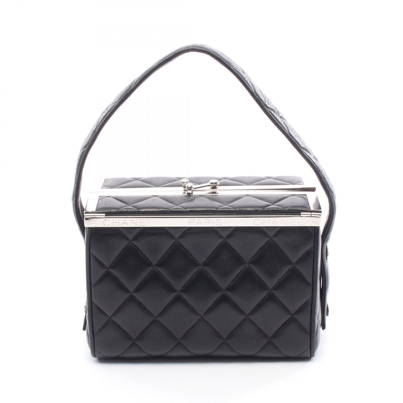 Chanel Chanel Chanel Matelasse Lambskin Handbag Leather Handbag DUTY FREE for USA Size ONE SIZE - 1 Thumbnail