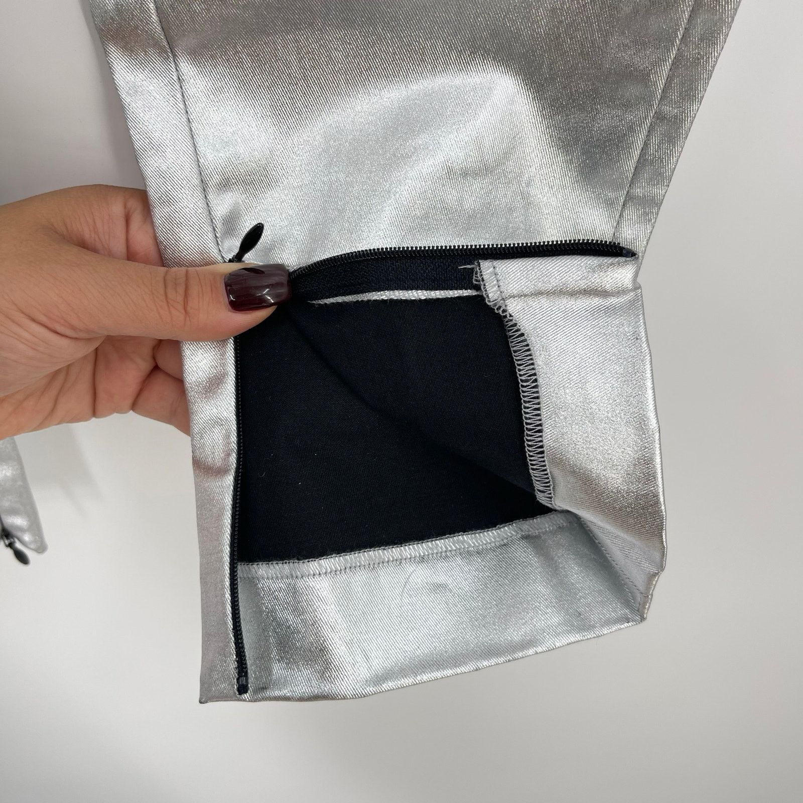 KHAITE KHAITE | Dresden Silver Metallic Low Rise Ankle Zip Pants 4 Size 27" / US 4 / IT 40 - 9 Thumbnail
