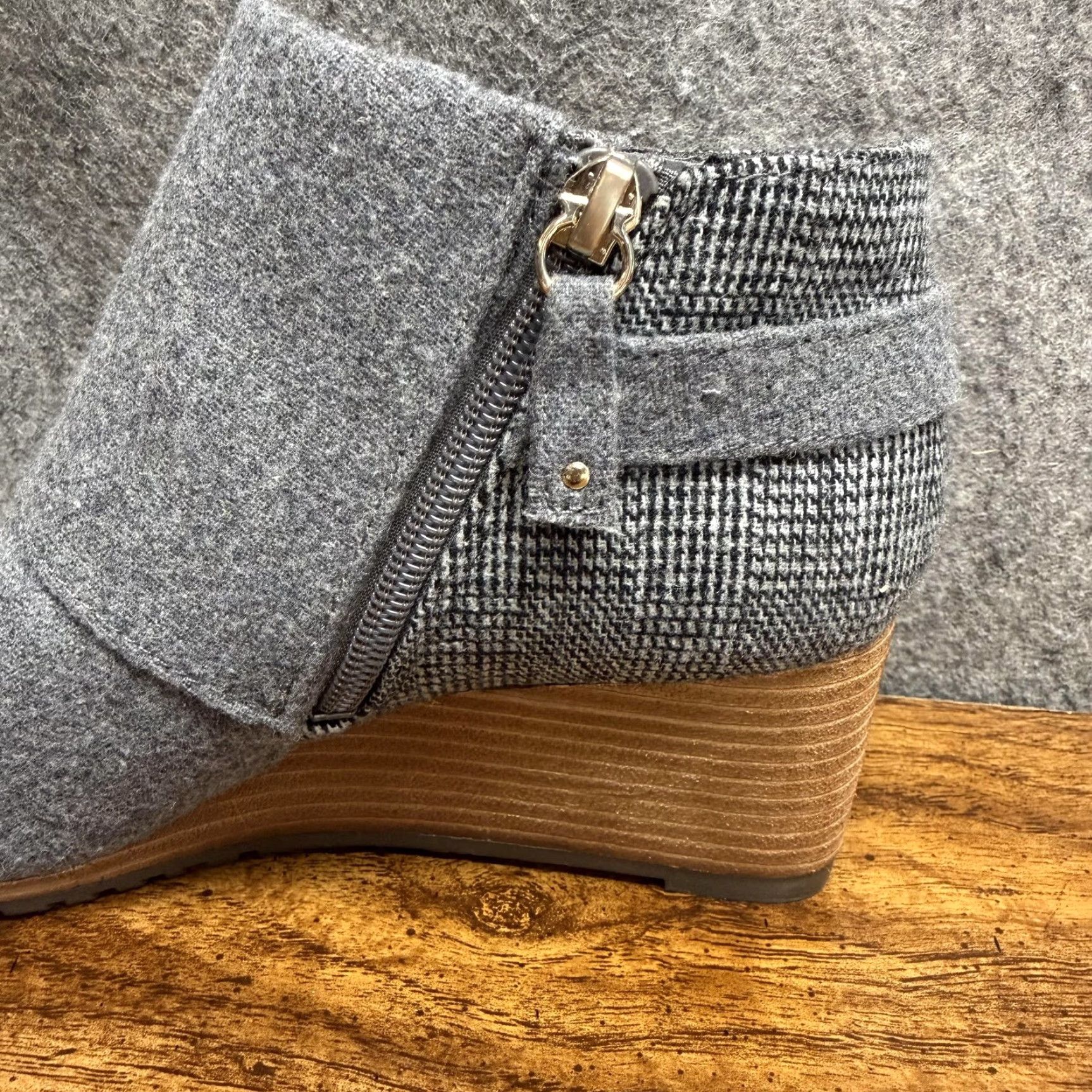 Vintage Dr. Scholl's Ankle Booties 7.5 Gray Plaid Wedge Buckle Comfort Office Casual Womens Bootie Size US 8 / IT 38 - 4 Thumbnail