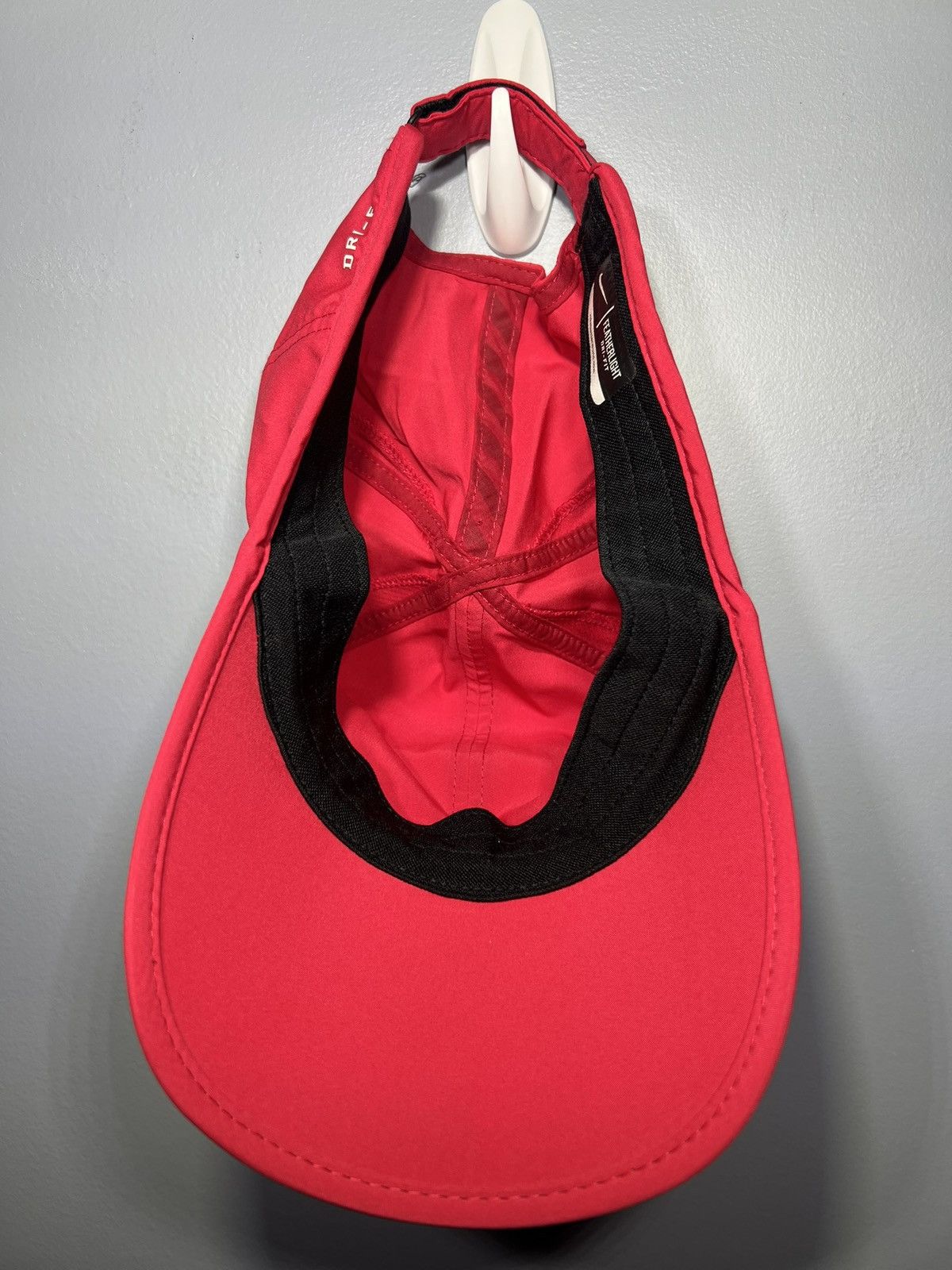 Nike Nike FeatherLight Hat Women Strapback Hot Pink Running Golf Size ONE SIZE - 4 Thumbnail