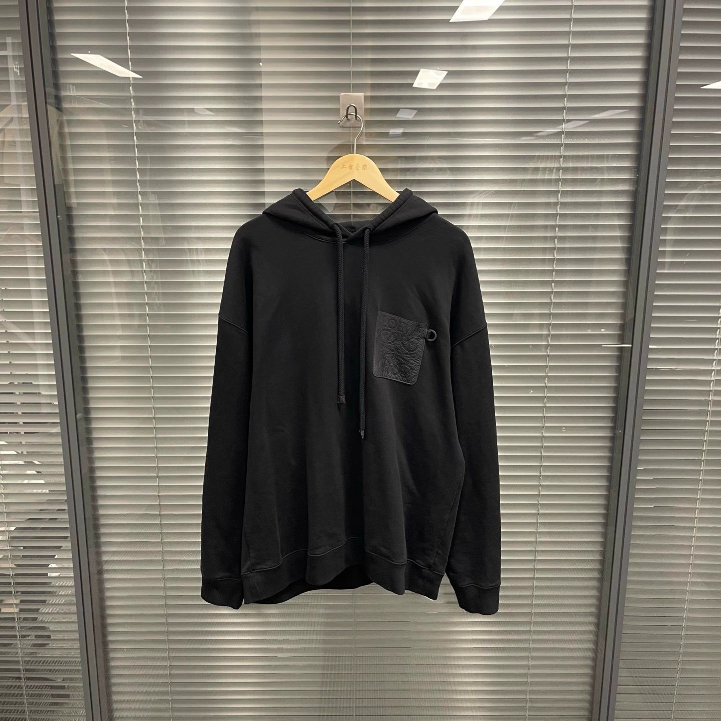 Loewe Loewe leather tag pocket embossed hoodie XL 99 new Size US XL / EU 56 / 4 - 1 Thumbnail