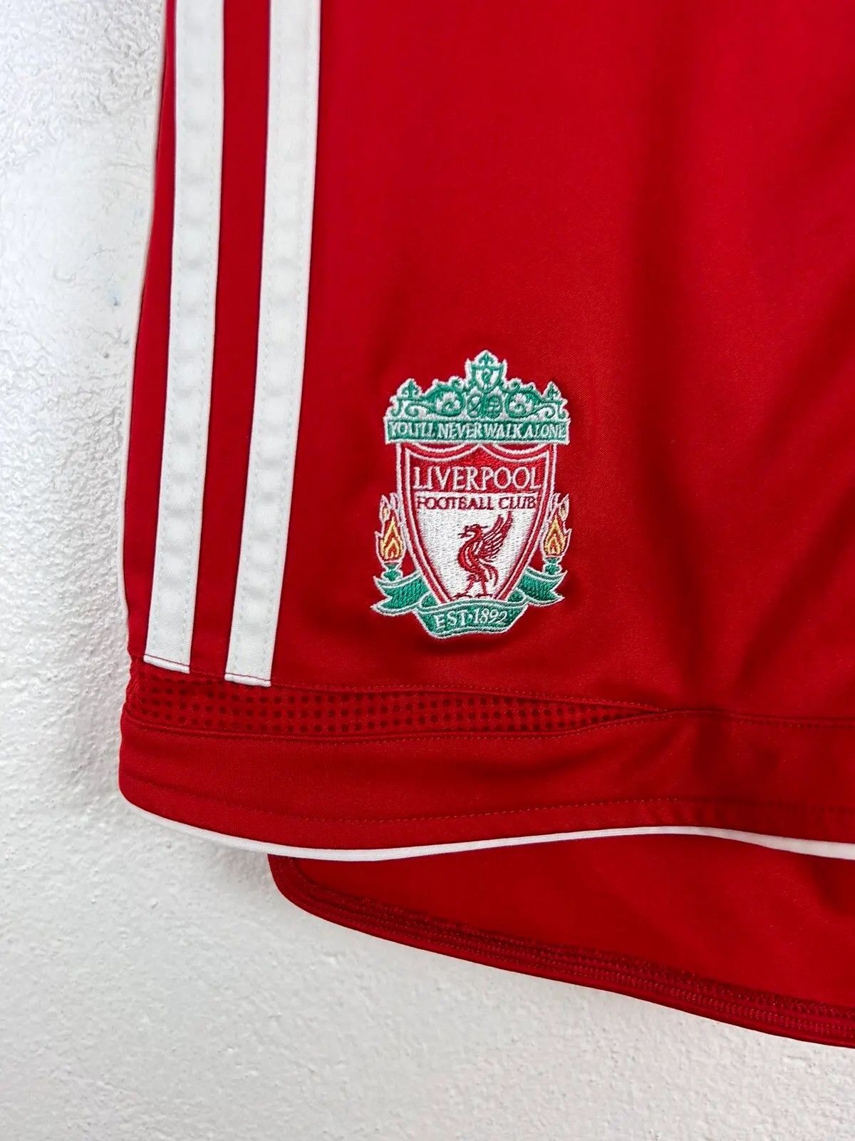 Adidas 00s Vintage Adidas x Liverpool FC 2006/07 Home Kit Shorts Size US 32 / EU 48 - 2 Thumbnail