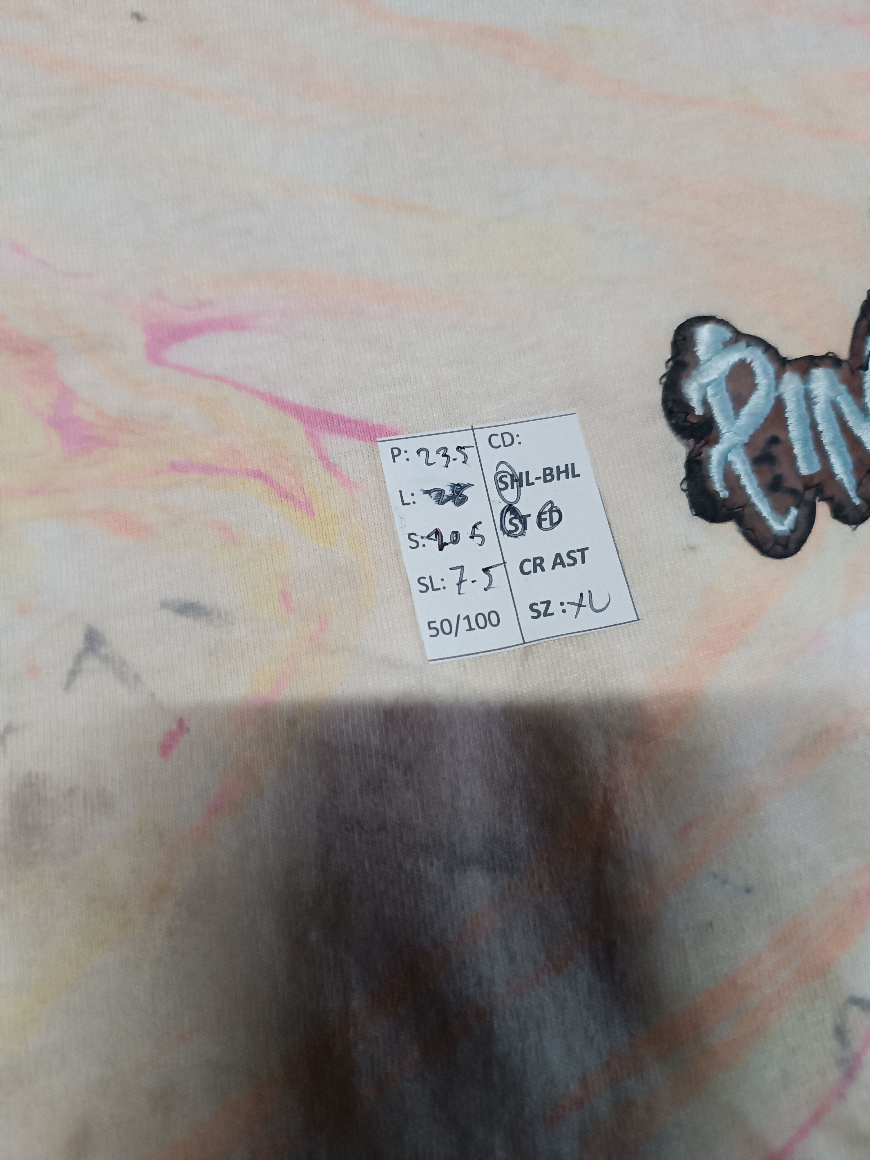 Vintage THRASHED FADED VINTAGE 80'S PINK FLOYD PATCHES RARE TEE Size US XL / EU 56 / 4 - 21 Thumbnail