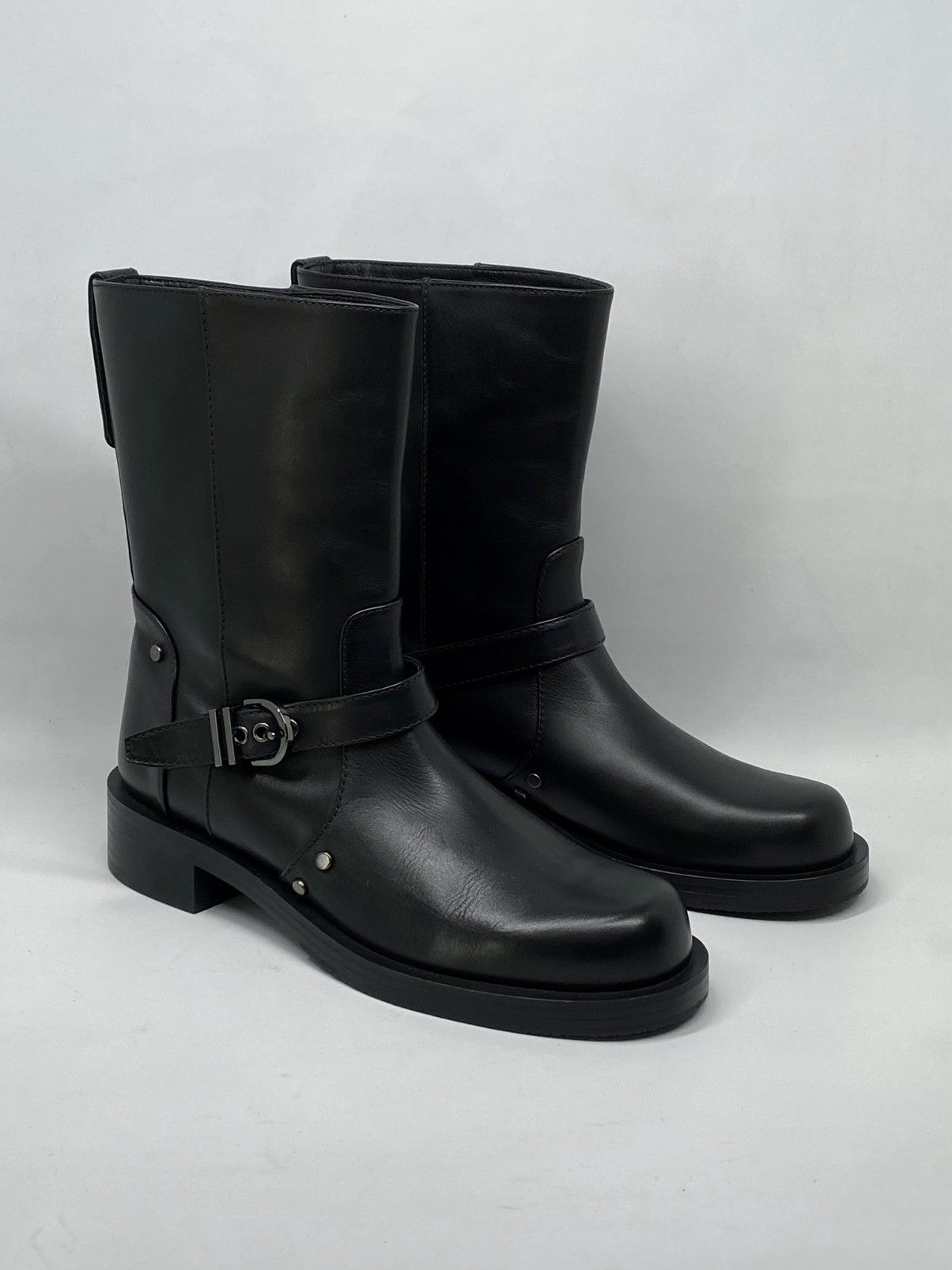 Stuart Weitzman Stuart Weitzman Maverick Pull On Moto Boots size 8 Size US 8 / IT 38 - 2 Thumbnail