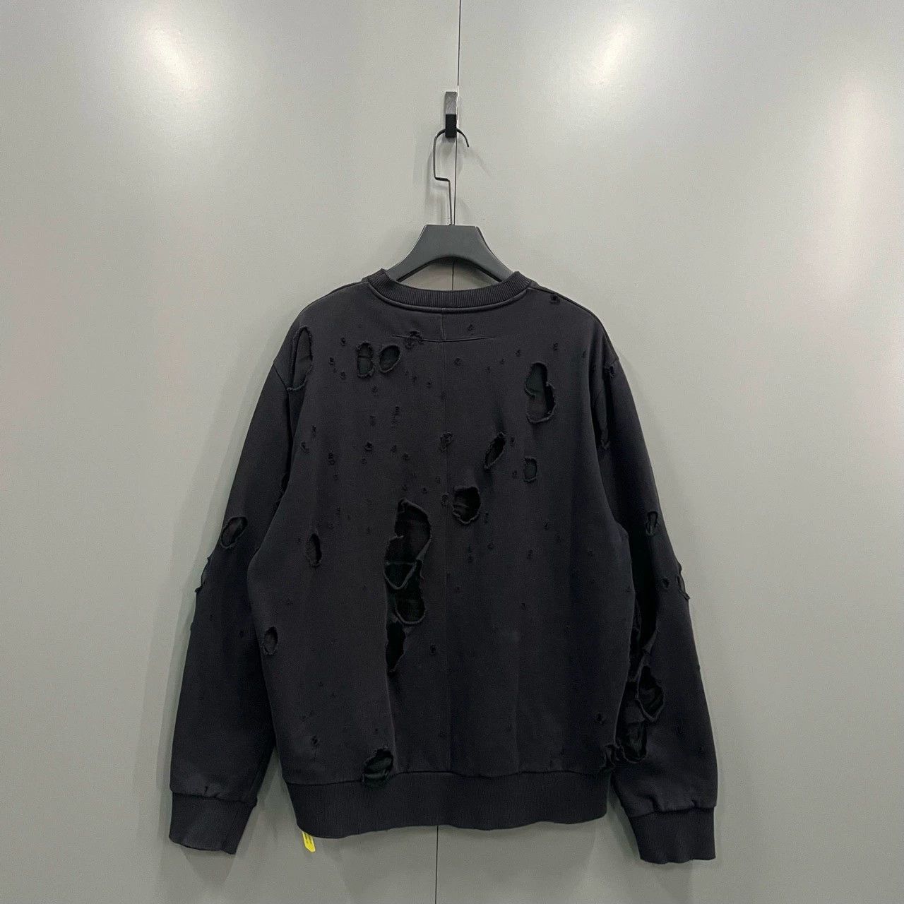 Givenchy Givenchy Distressed Logo Sweatshirt Size L Size US L / EU 52-54 / 3 - 2 Thumbnail