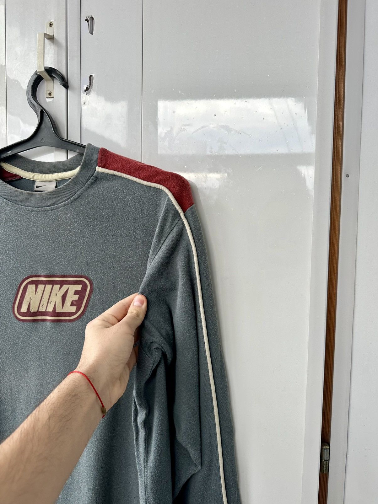 Nike Vintage Nike Distressed Sweatshirt Big Red Logo Size US M / EU 48-50 / 2 - 12 Thumbnail