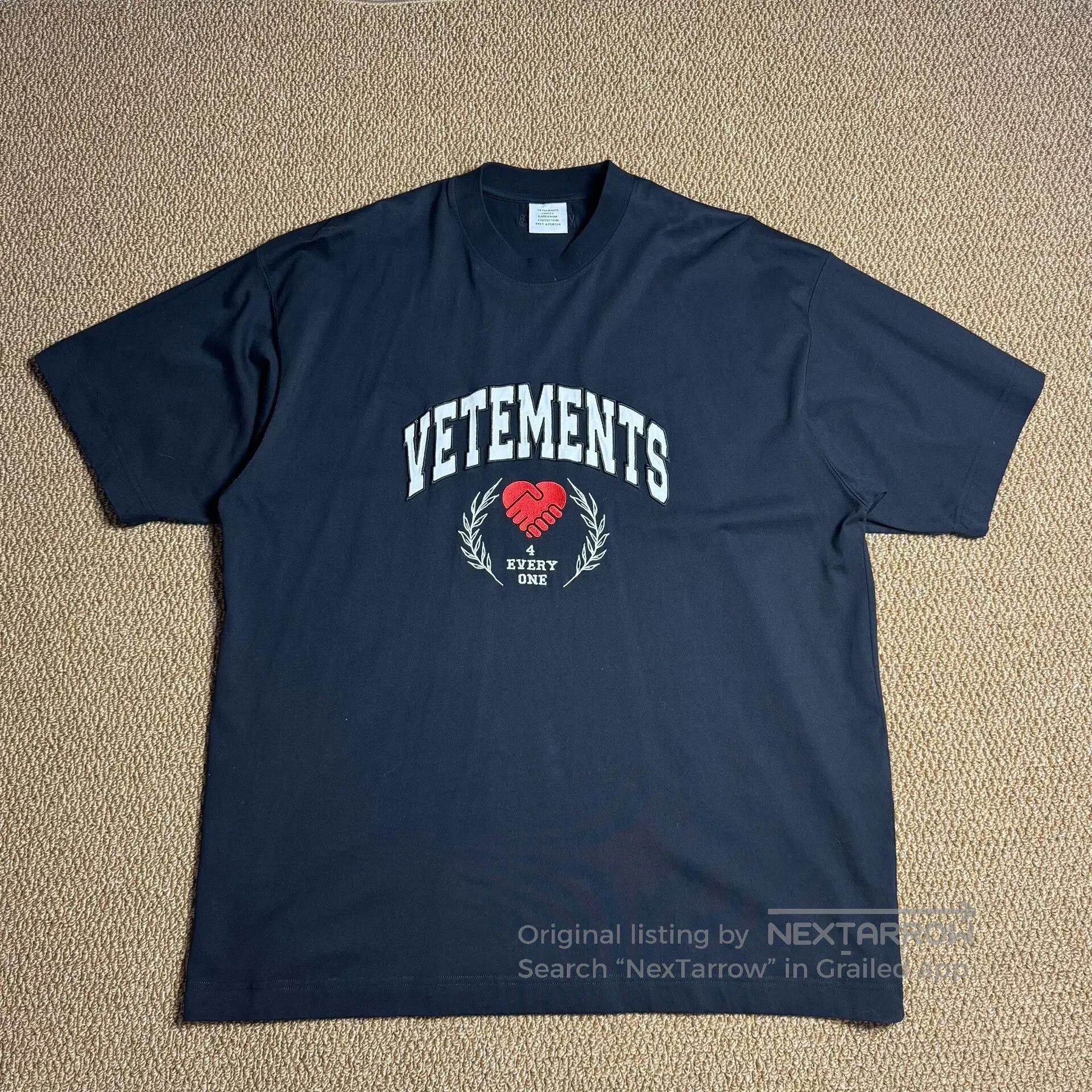 Vetements Vetements 24SS Love Handshake Black T-Shirt. Size US S / EU 44-46 / 1 - 1 Thumbnail