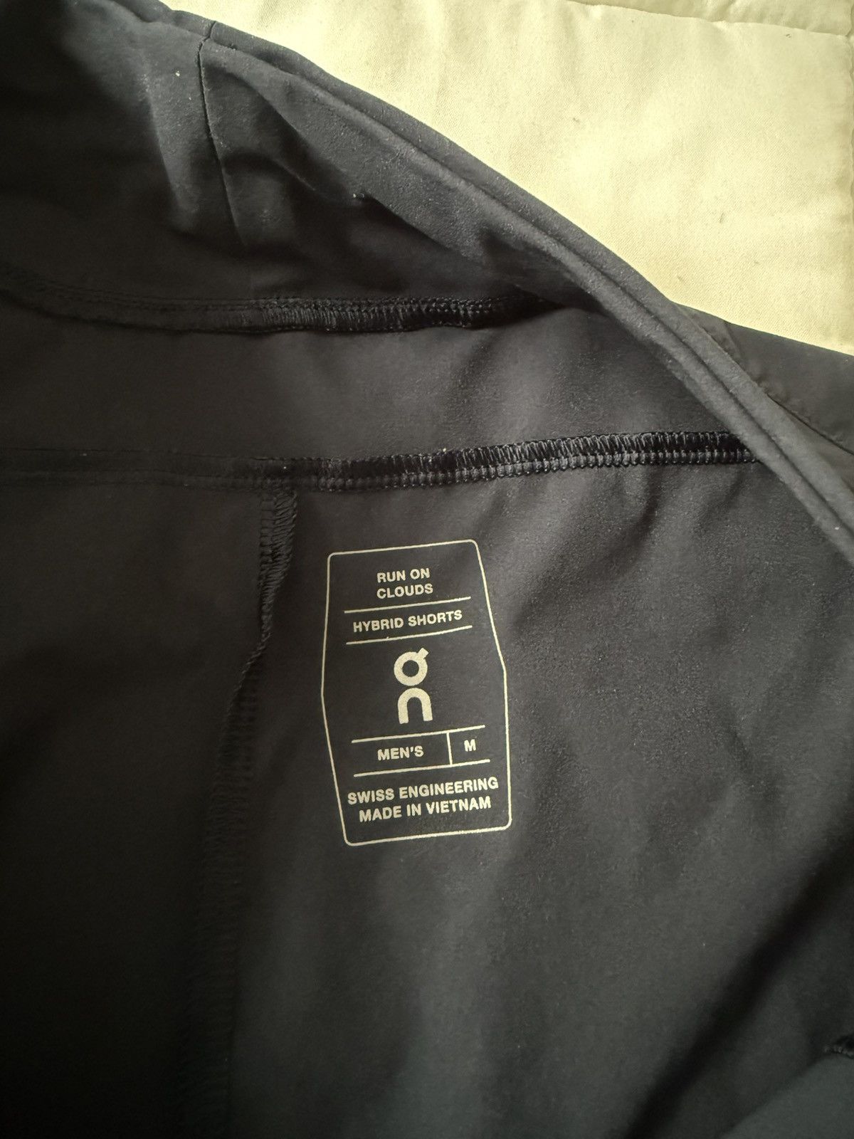 On ON Cloud Hybrid Shorts Navy Size US 34 / EU 50 - 7 Thumbnail