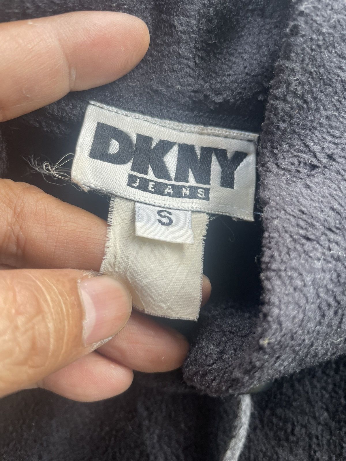 DKNY Vintage DKNY Fleece Size US XL / EU 56 / 4 - 12 Thumbnail