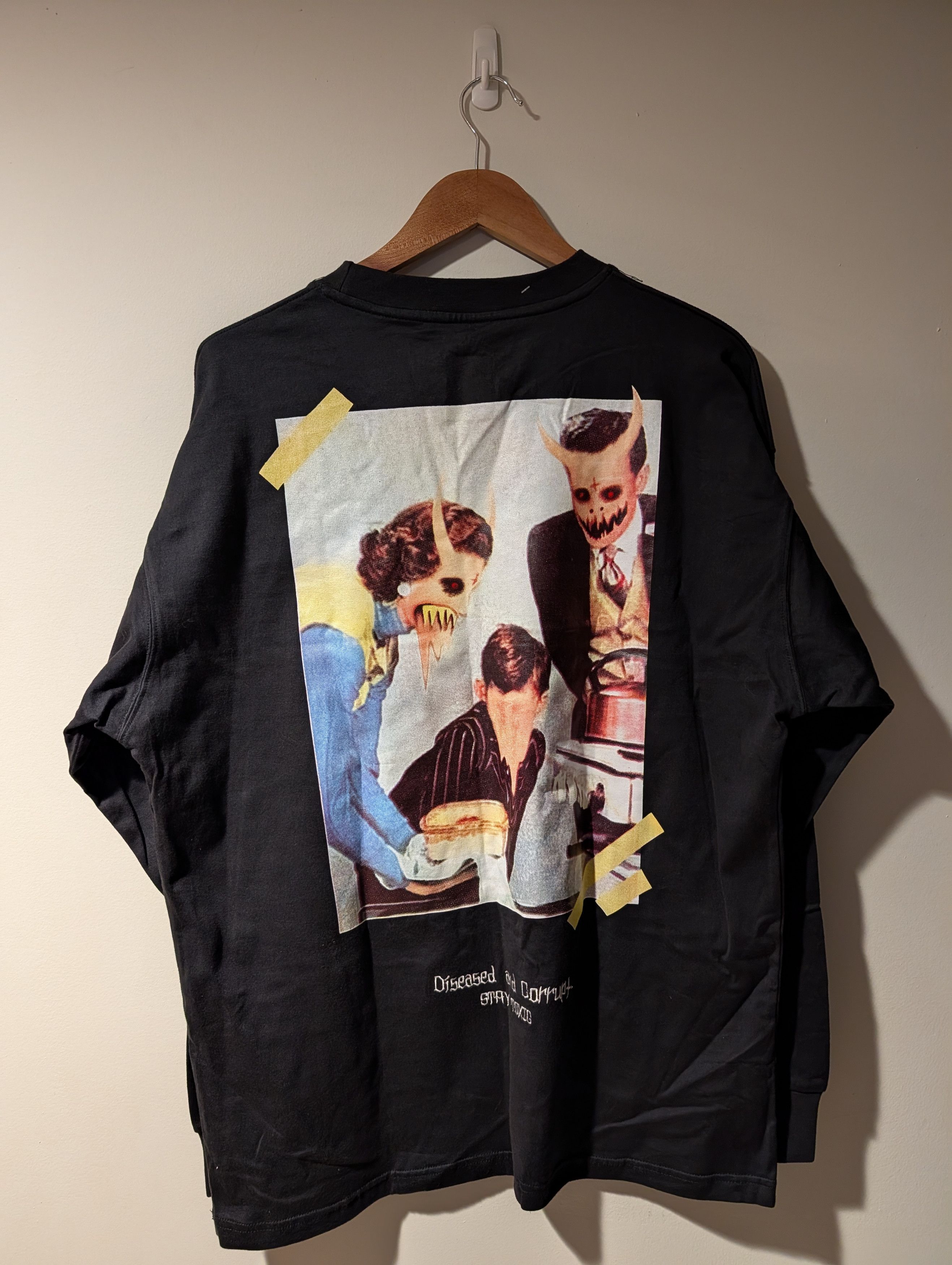 Gildan Nuclear Bane Diseased and Corrut Stay Toxic Long-Sleeve Size US L / EU 52-54 / 3 - 1 Thumbnail