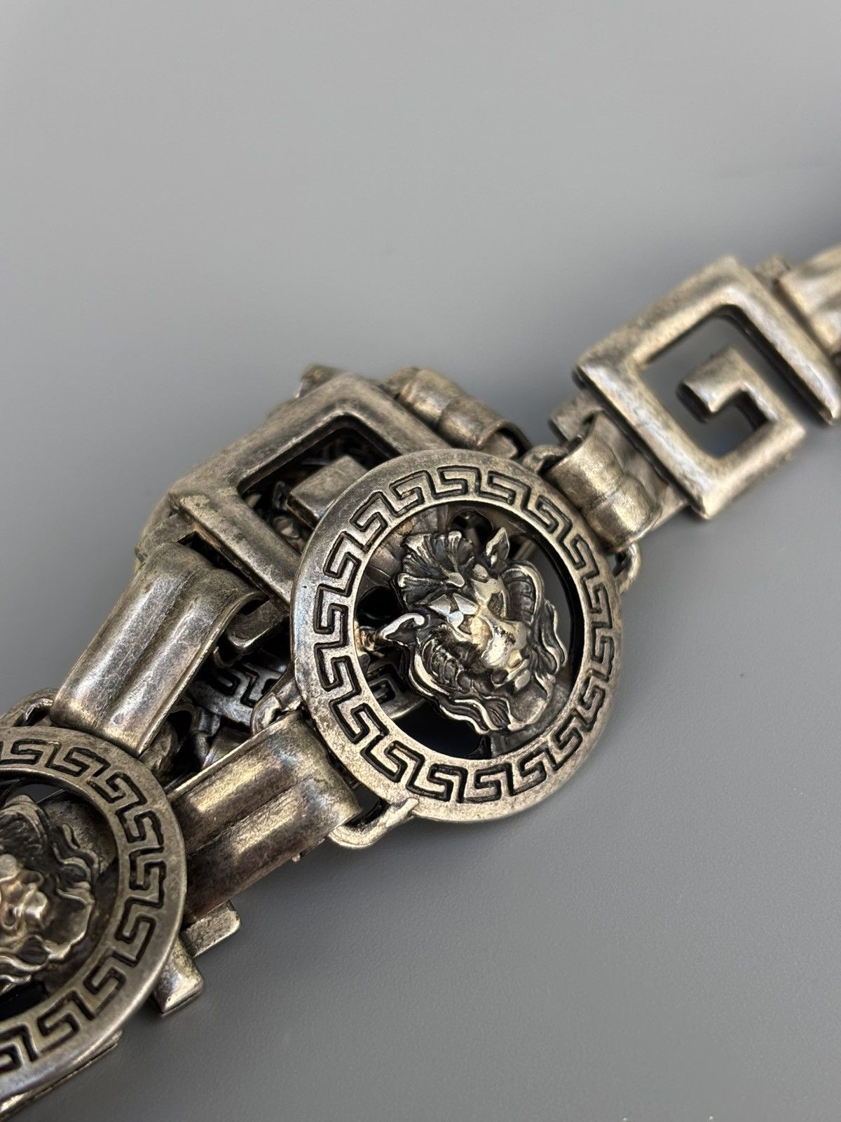 Versace 90s Versace Silver Italy Lion’s Head Chain Belt 32” Size ONE SIZE - 9 Thumbnail