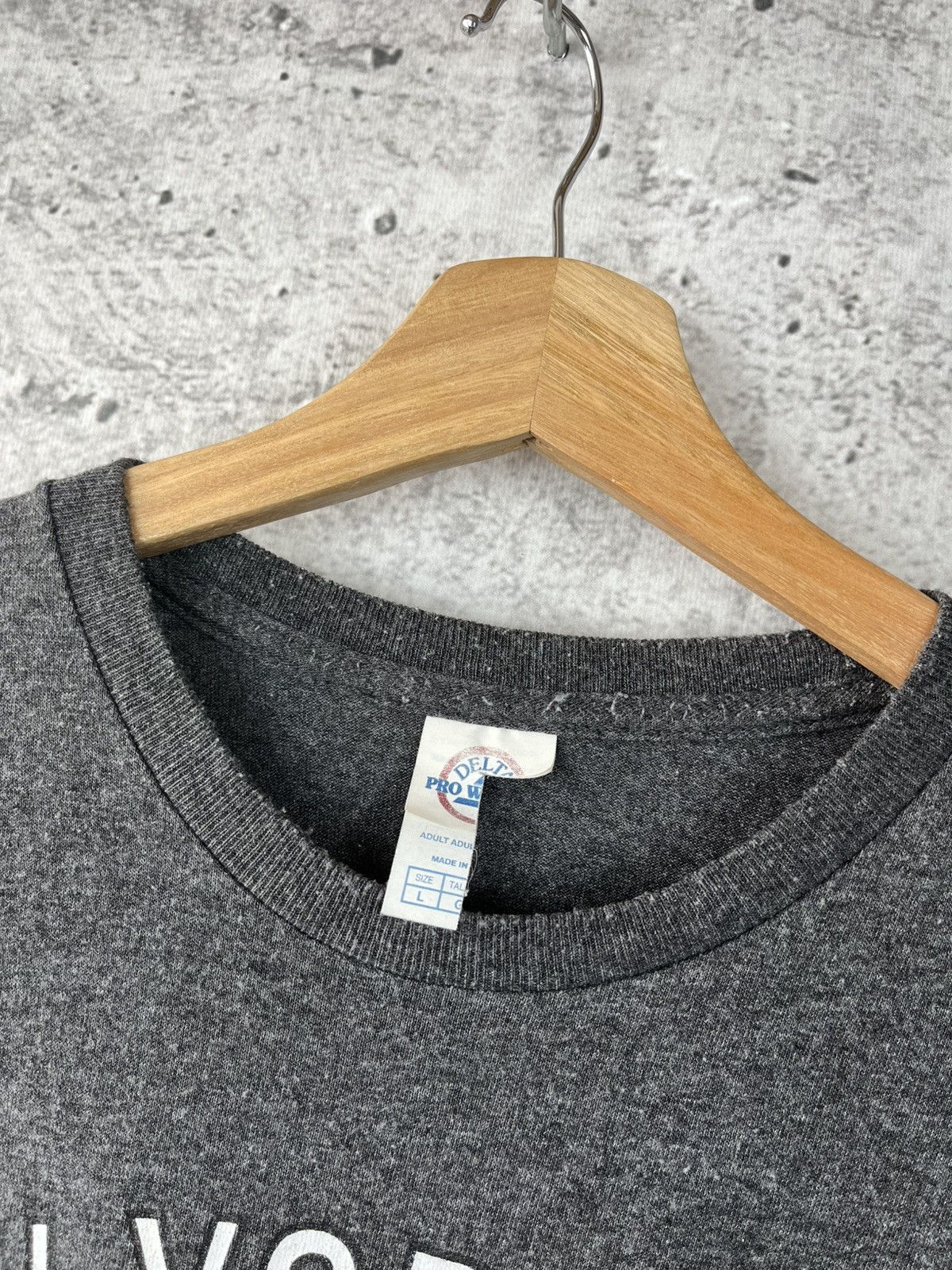 Delta New York City t-shirt Size US L / EU 52-54 / 3 - 4 Thumbnail