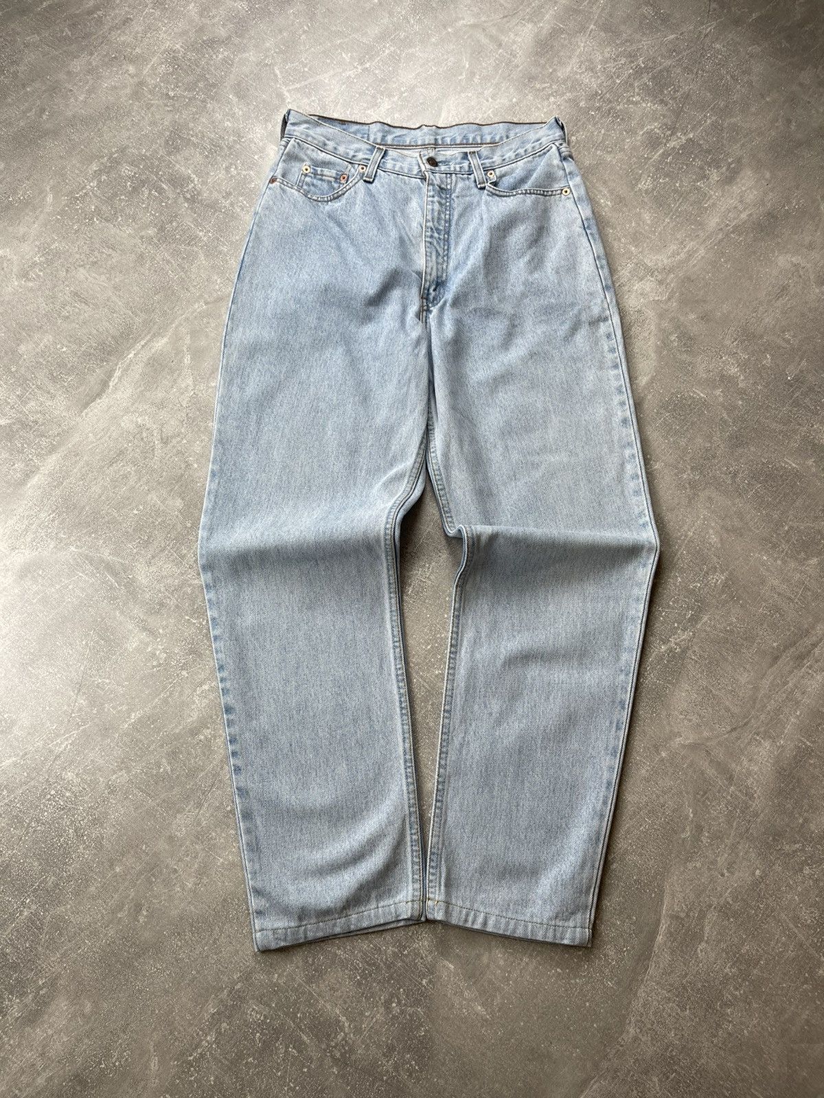Levi's Vintage Rare Levi’s 881 Light Wash Denim Jeans USA Size US 33 - 7 Thumbnail