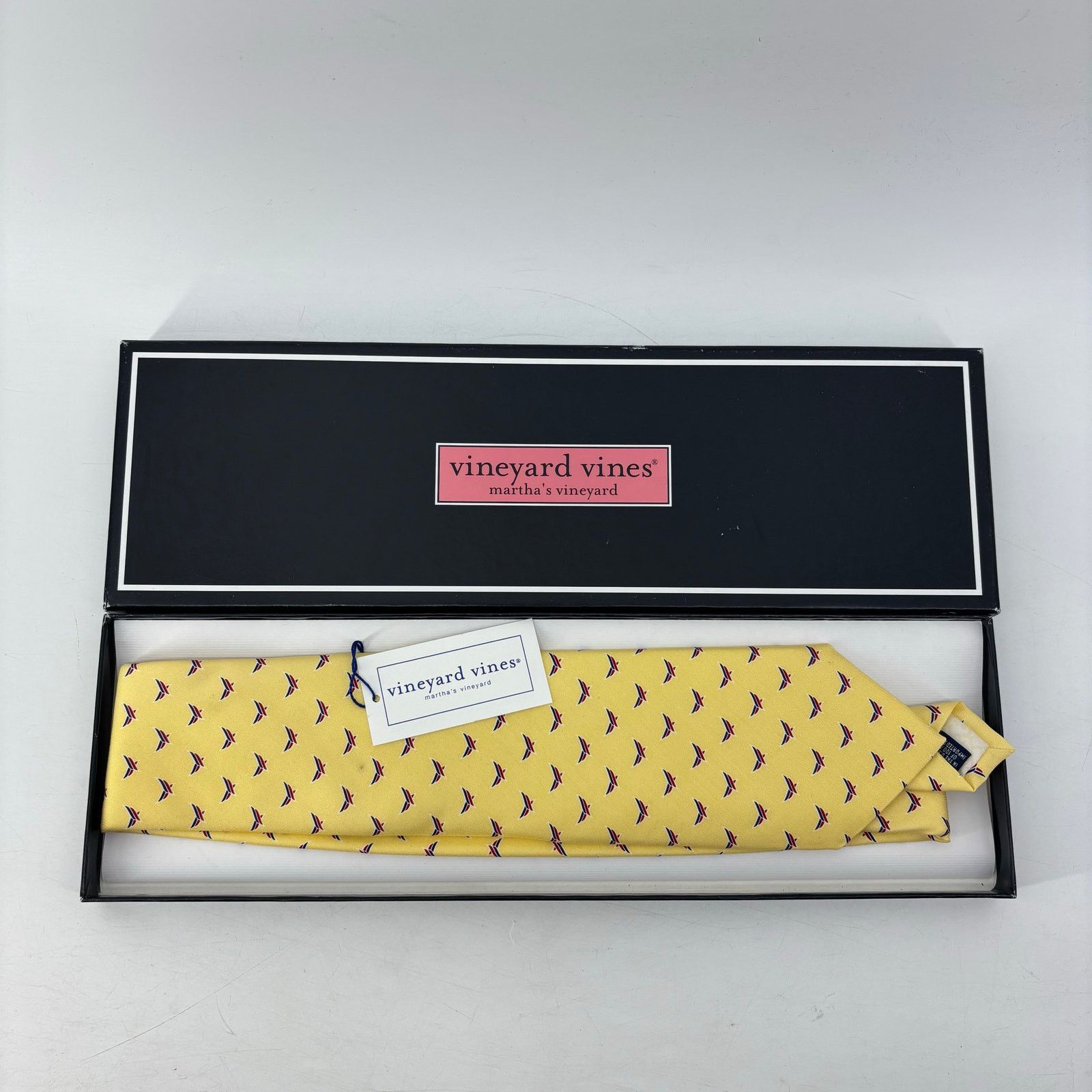 Vineyard Vines Vineyard Vines Mens Neck Tie American Energy Yellow Silk USA Size ONE SIZE - 11 Thumbnail