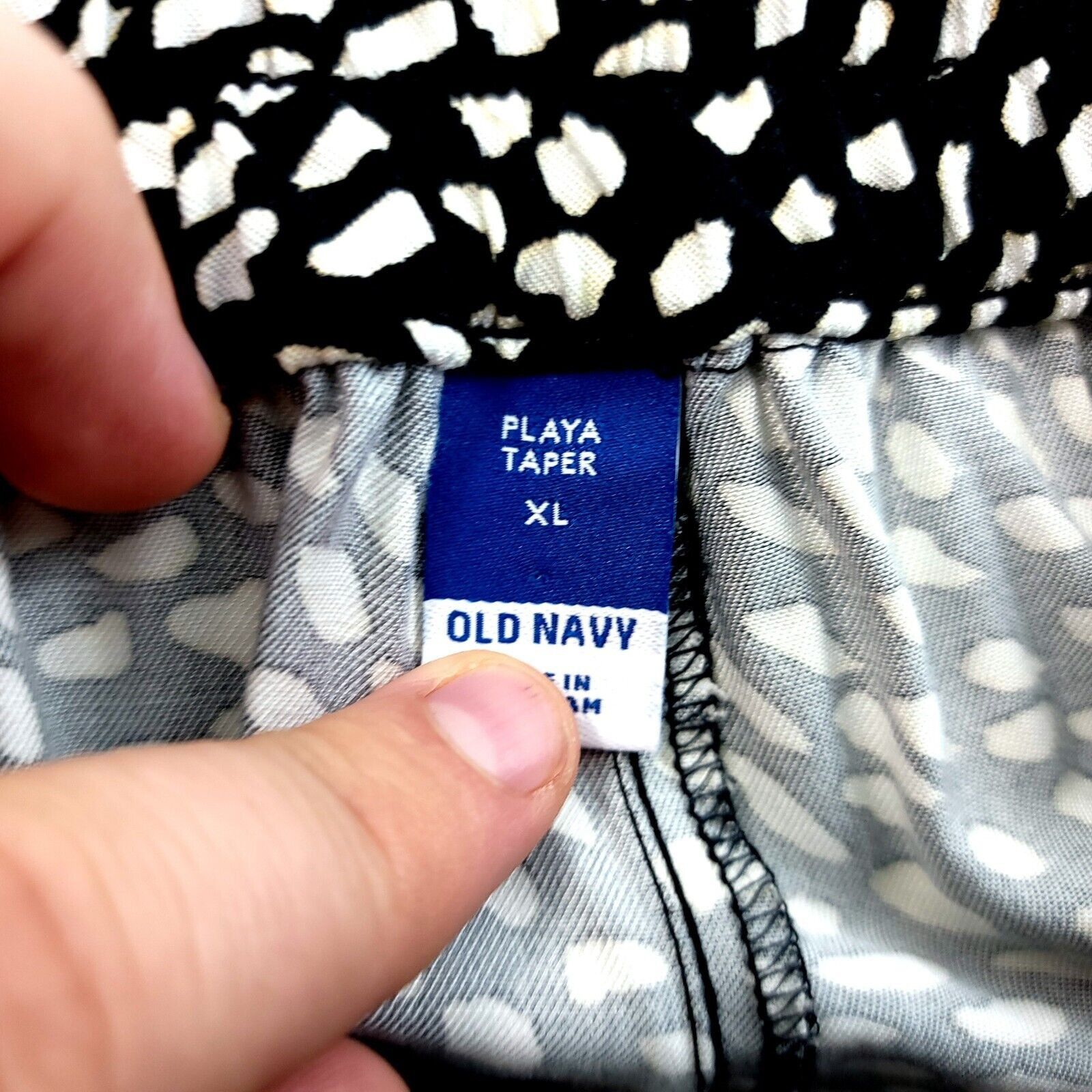 Old Navy Old Navy Black White Animal Print Playa Taper High Rise Pant Size 36" / US 14 / IT 50 - 4 Thumbnail