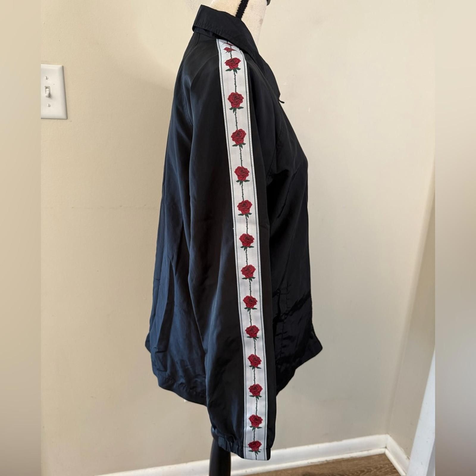 Empyre Empyre black rose jacket snaps long sleeves windbreaker M Size M / US 6-8 / IT 42-44 - 1 Thumbnail