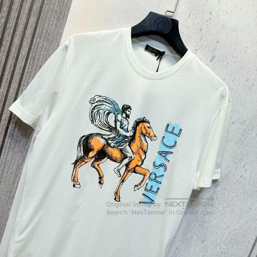Versace Versace Men's Short Sleeve T-Shirt V57. Size US M / EU 48-50 / 2 - 2 Thumbnail