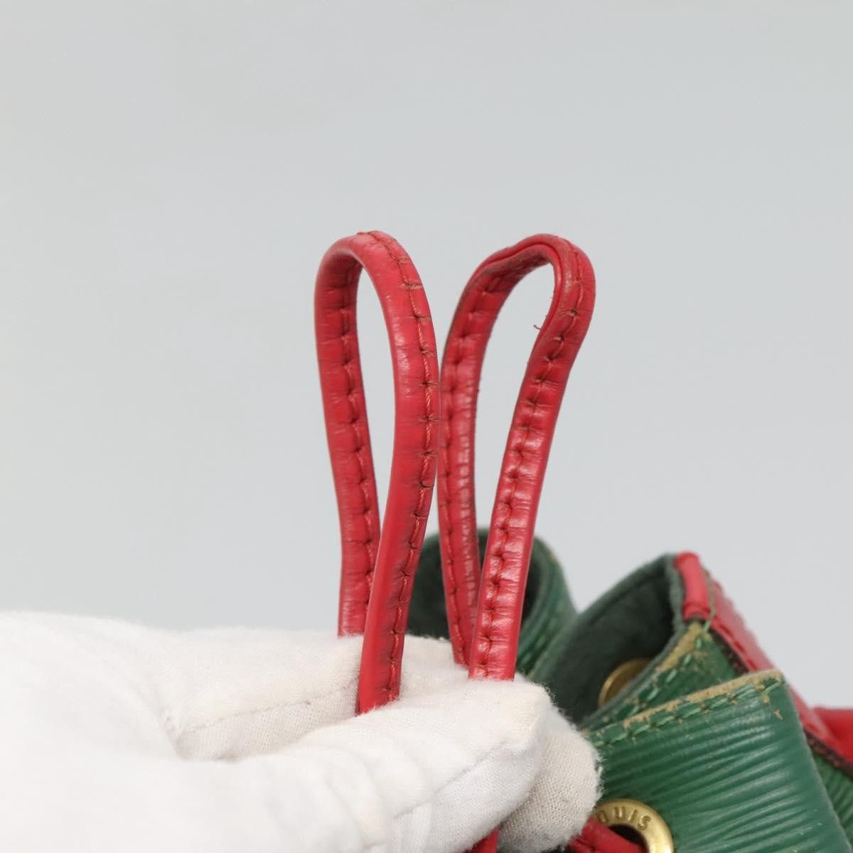 Louis Vuitton LOUIS VUITTON Epi Petit Noe Shoulder Bag Bicolor Green Red Size ONE SIZE - 10 Thumbnail