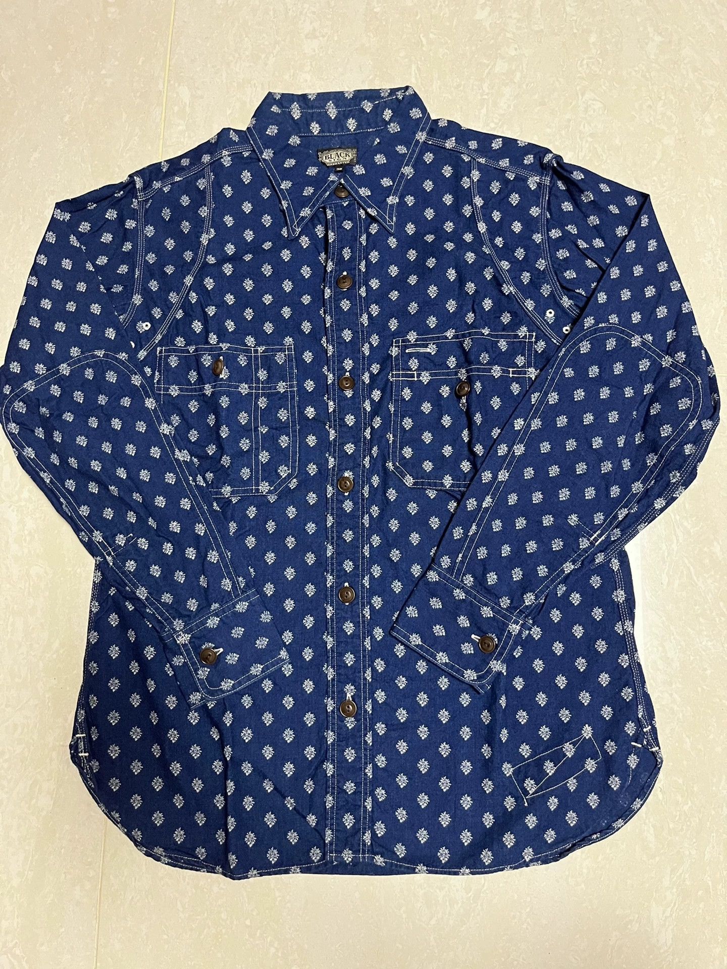 BLACK SIGN Black Indigo Dyed Shirt with Floral Print Size US L / EU 52-54 / 3 - 1 Thumbnail
