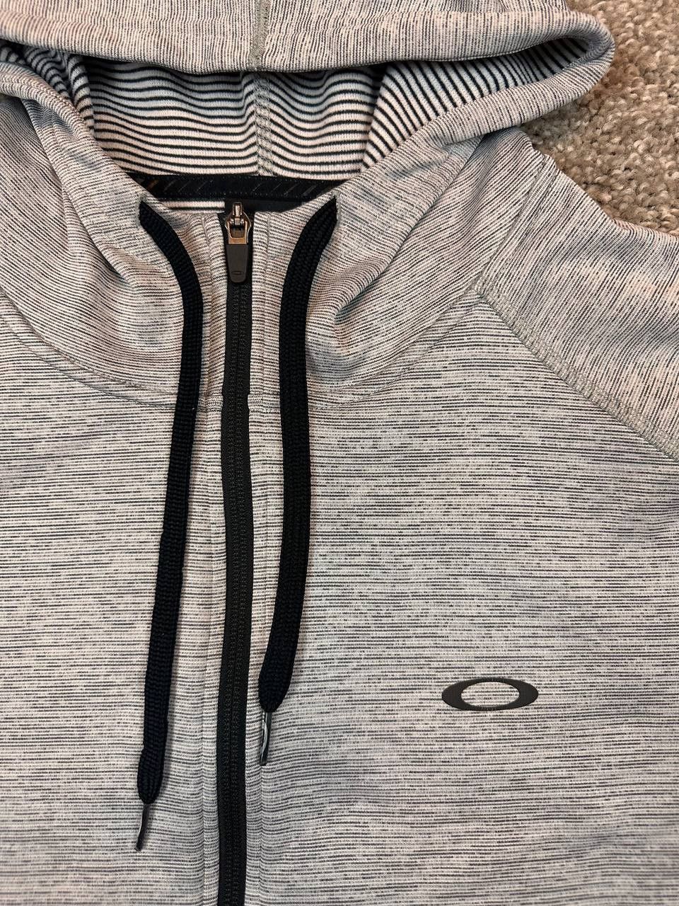 Oakley Vintage Y2K Oakley Full Zip Performance Hoodie Grey Black Size US XL / EU 56 / 4 - 4 Thumbnail