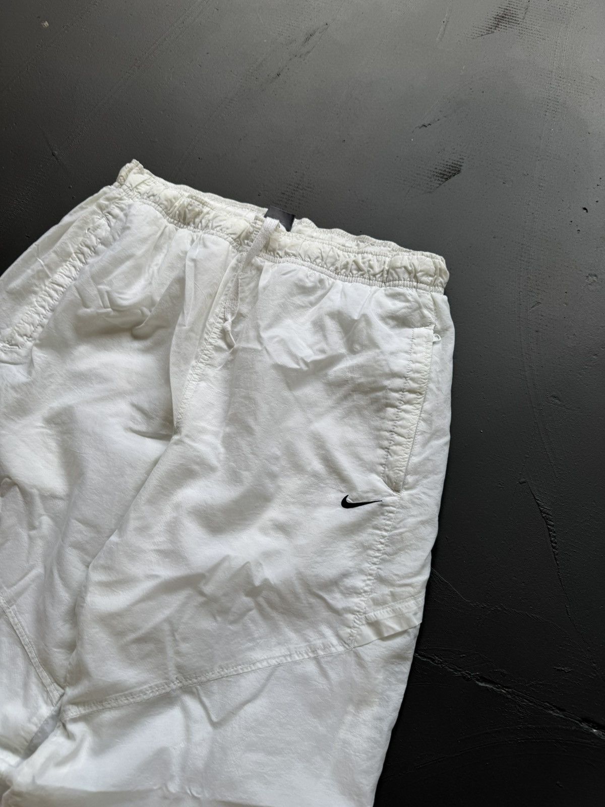 Vintage NIKE VINTAGE BASIC LOGO OVERSIZE BAGGY PANTS Size US 34 / EU 50 - 4 Thumbnail