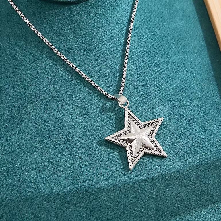 Jewelry × Vintage Star Design Chain and Star Size ONE SIZE - 1 Thumbnail