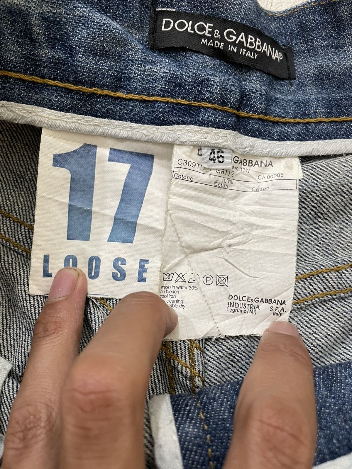 Dolce & Gabbana 2000s Dolce & Gabbana Distressed Denim Shorts Raw Hem Size US 33 - 6 Thumbnail