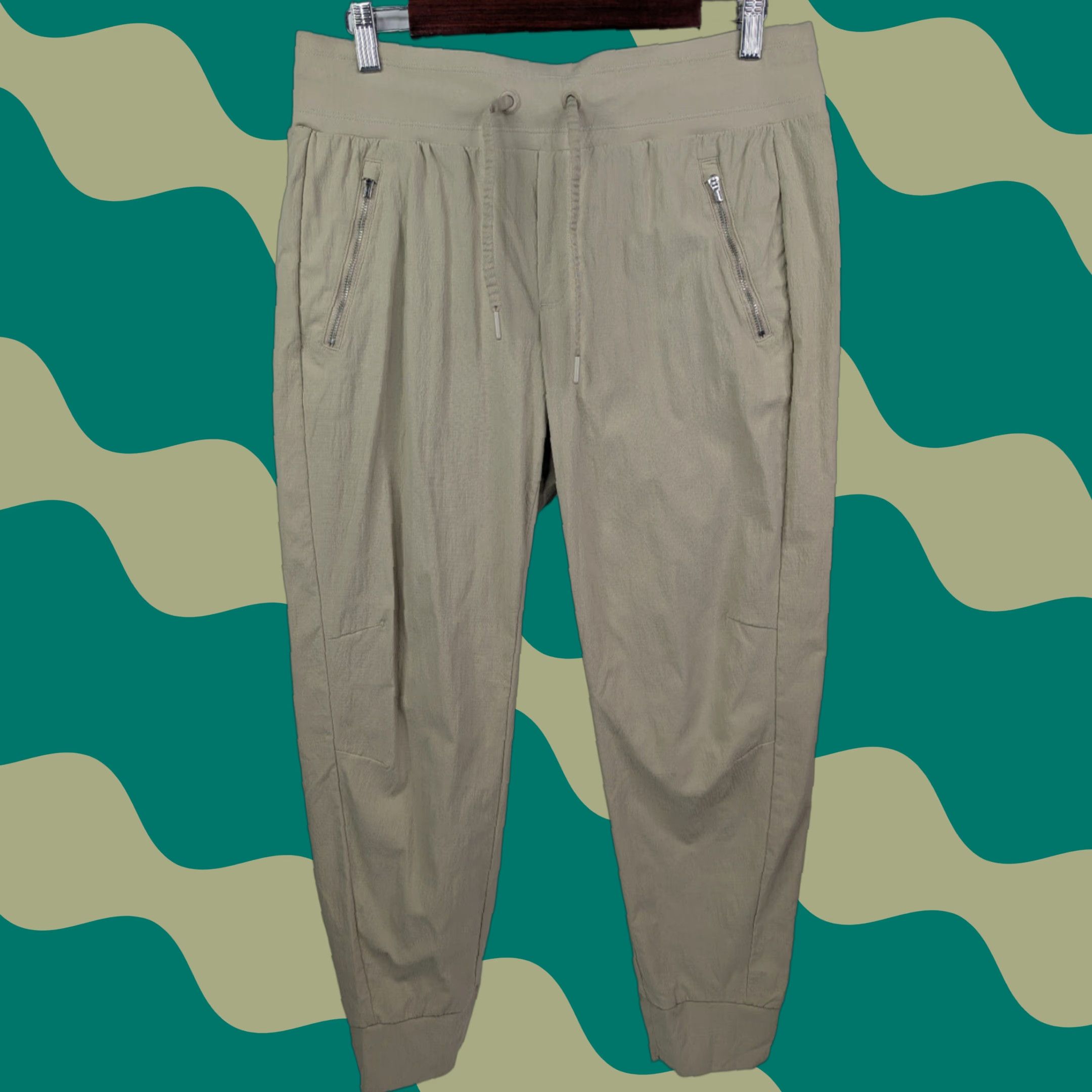 Athleta Athleta Pants Jogger 12 Beige Nylon Pockets Drawstring Trekkie North High Rise Size 34" / US 12 / IT 48 - 1 Thumbnail