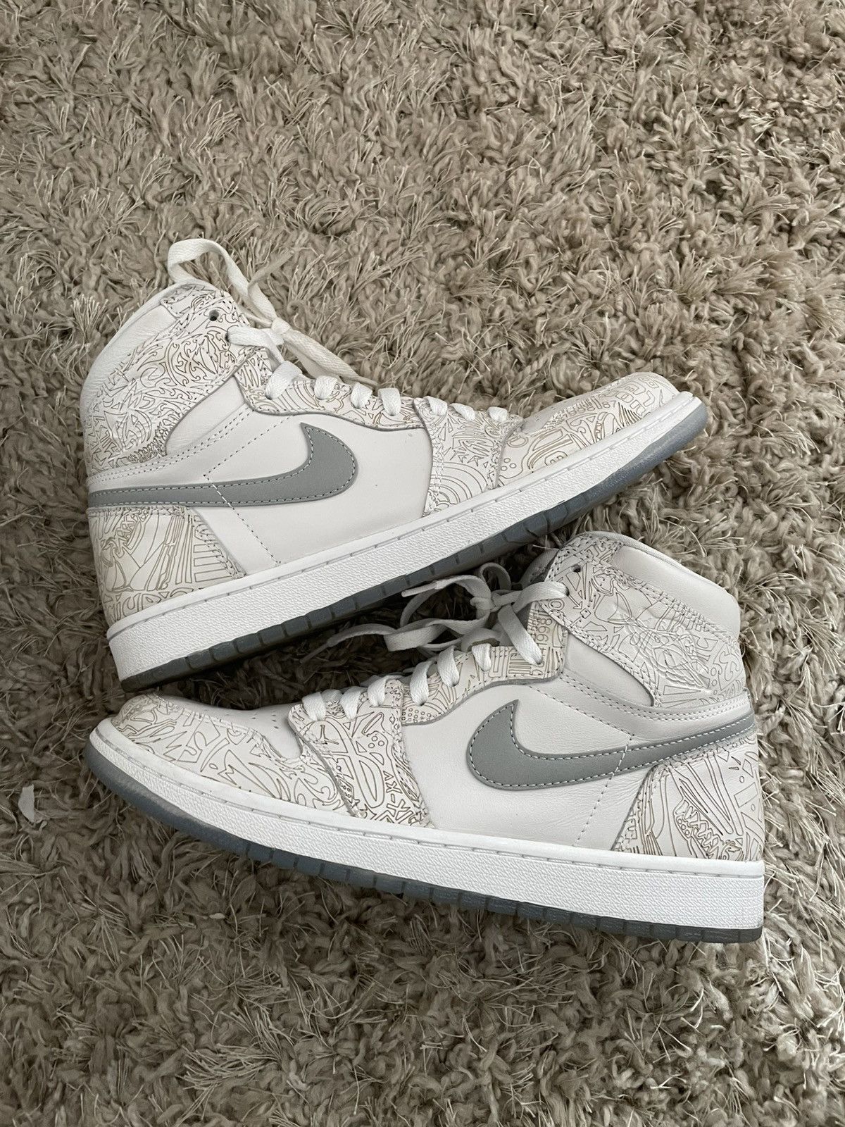 Jordan Brand Jordan 1 Laser Size US 9.5 / EU 42-43 - 2 Thumbnail