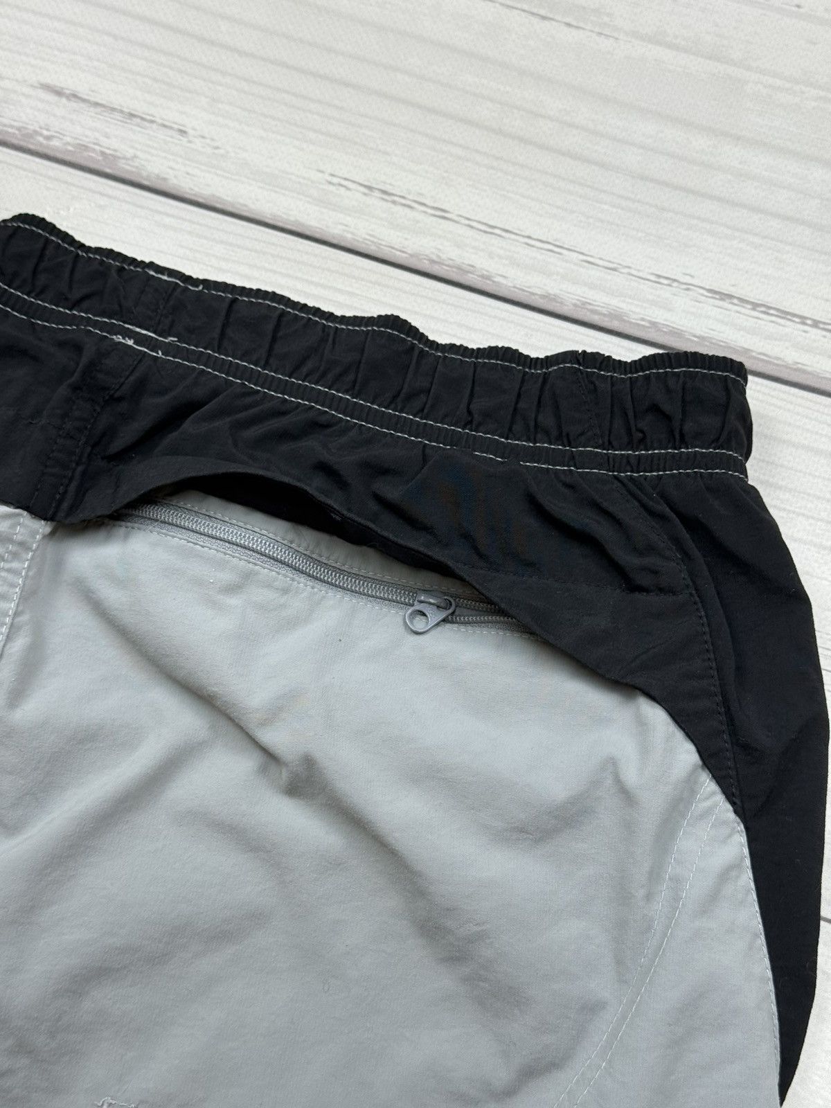 Nike Vintage Nike nylon shorts Size US 31 - 5 Thumbnail