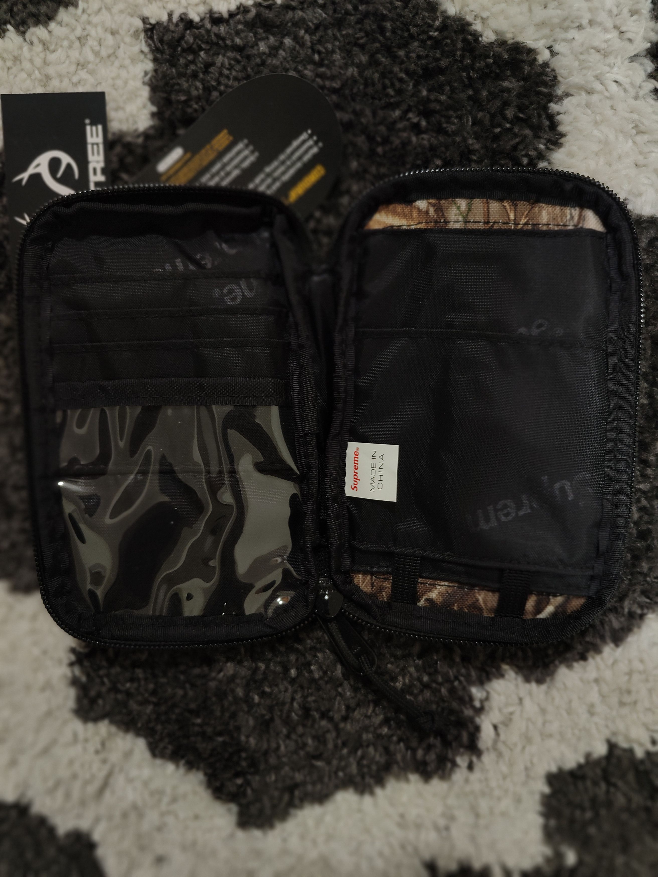 小物 supreme Small Zip Pouch Real Tree Camo Utility Pouch Supreme Small Zip Pouch Real Tree Camo Supreme